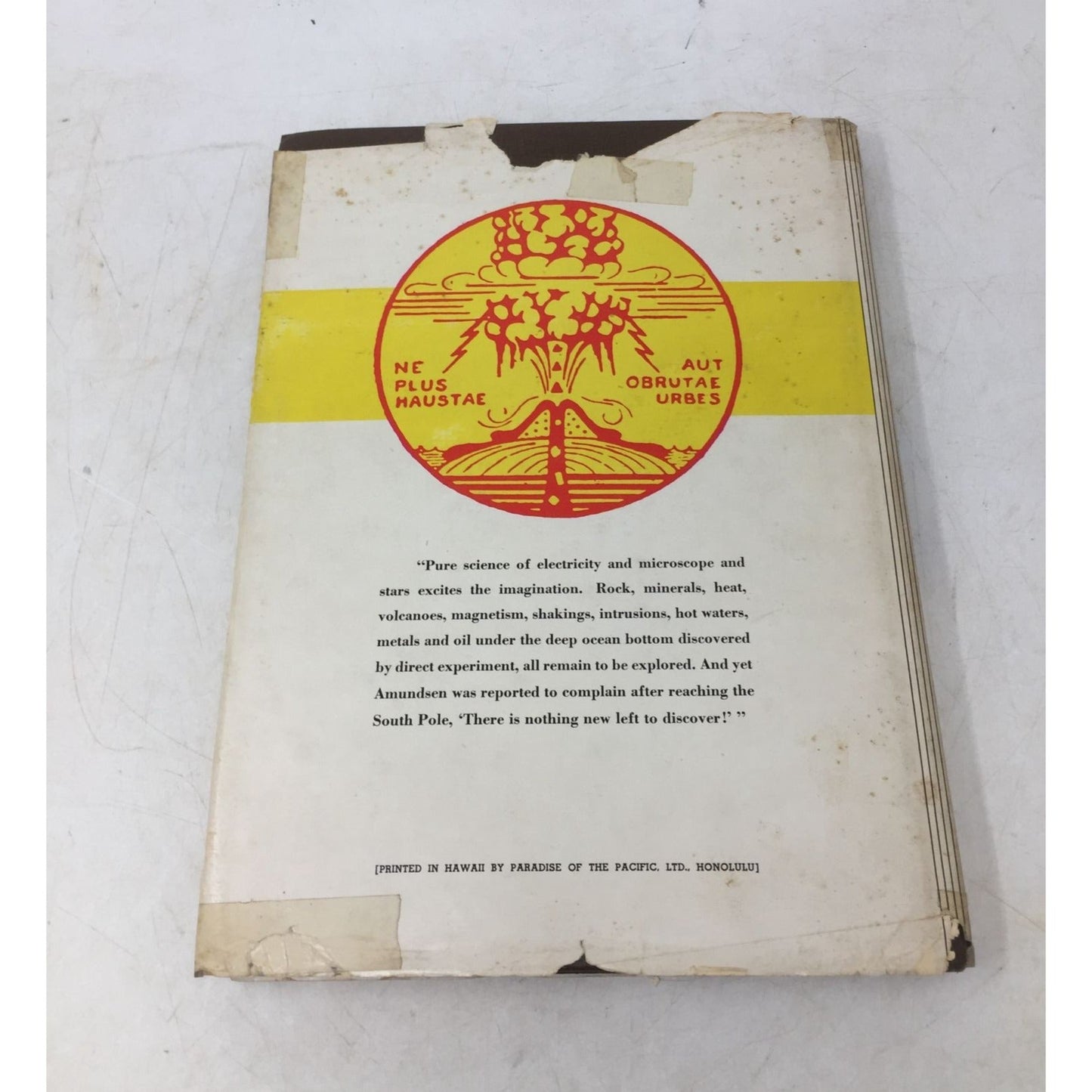 Vintage Hardcover Book Titled Volcanoes Declare War: Logistics and Strategy of Pacific Volcano Science by Thomas Augustus Jaggar. unbranded  A+ Stuff Vintage Books