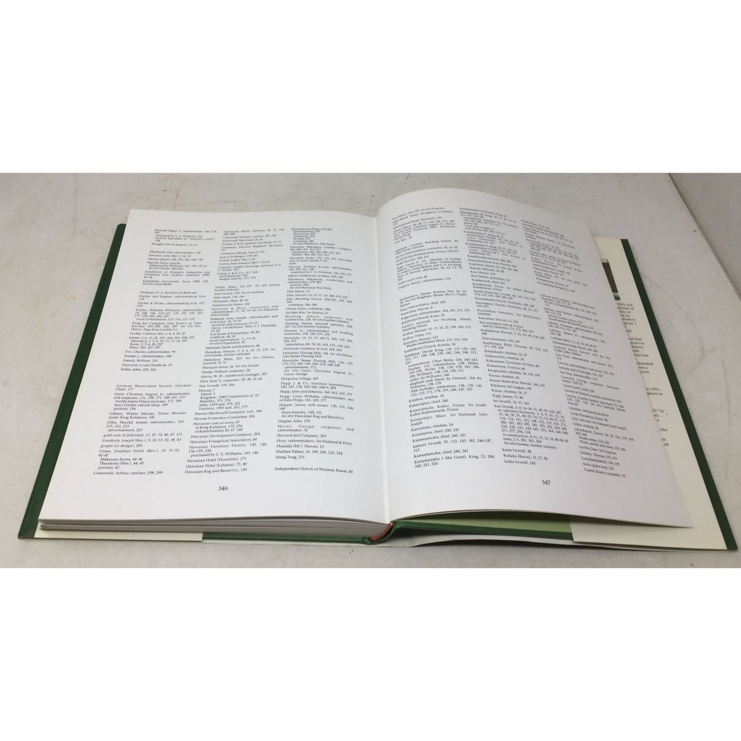 Hardcover Book Titled "Hawaiian Furniture and Hawaii's Cabinetmakers, 1820-1940" unbranded  A+ Stuff Books