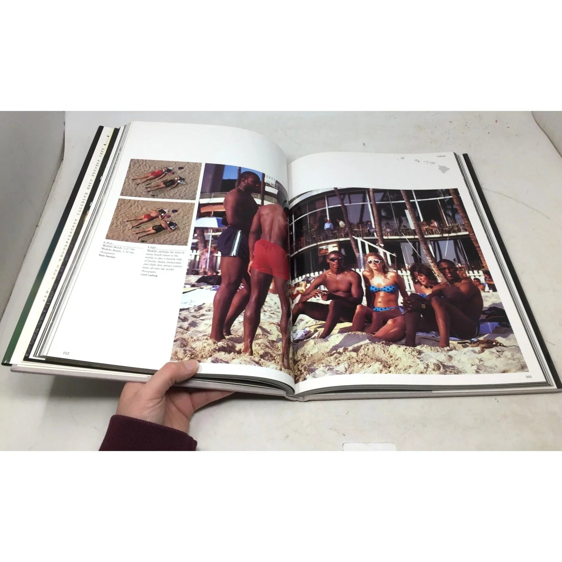 'A Day in the Life of Hawaii' Hardcover Book - unbranded - Books - A+ Stuff