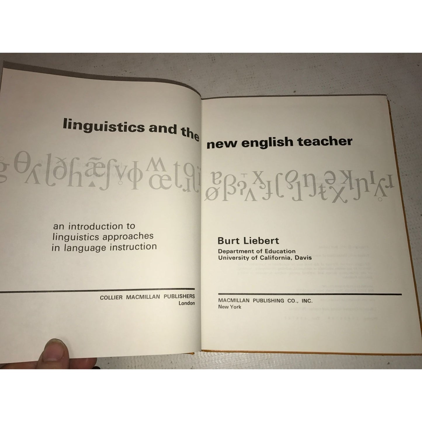 Linguistics and the New English Teacher by Burt Liebert Book