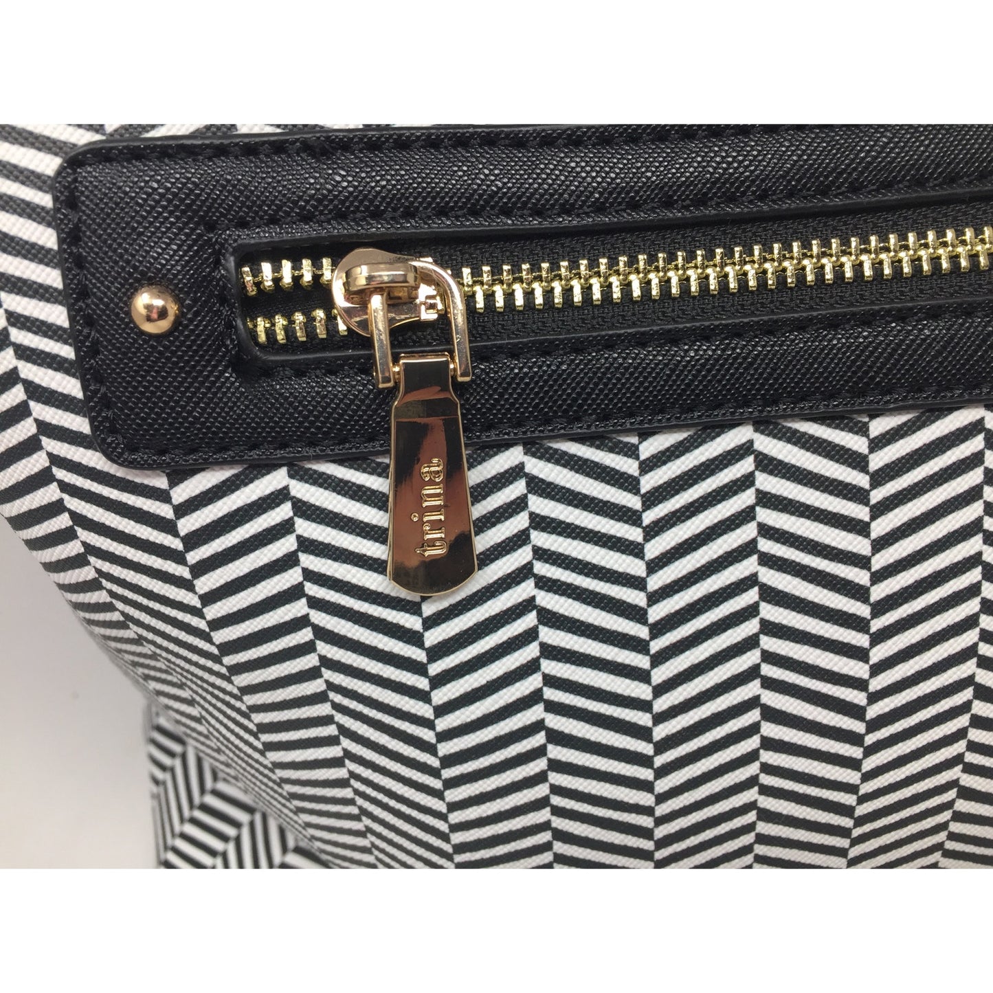 Trina Turk Optical Illusion Black & White Chevron 2 Way Tote NWT