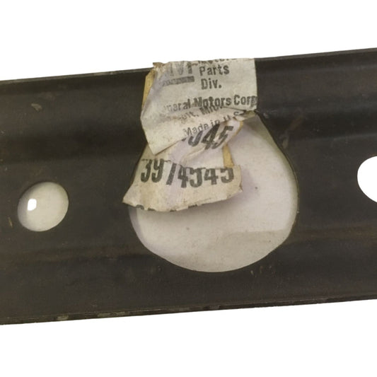 Genuine  NOS GM vintage Delco Auto  Part no 3974545 - RETAINER -  (frt mkr lamp) GR 2.575 - Discontinued General Motors OEM Part