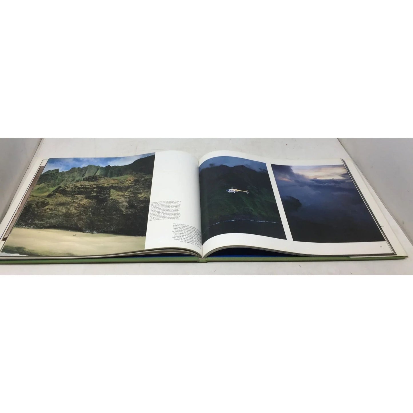 Above Hawaii: A Collection of Nostalgic and Contemporary Aerial Photographs of the Hawaiian Islands by Robert Cameron - unbranded - Vintage Books - A+ Stuff