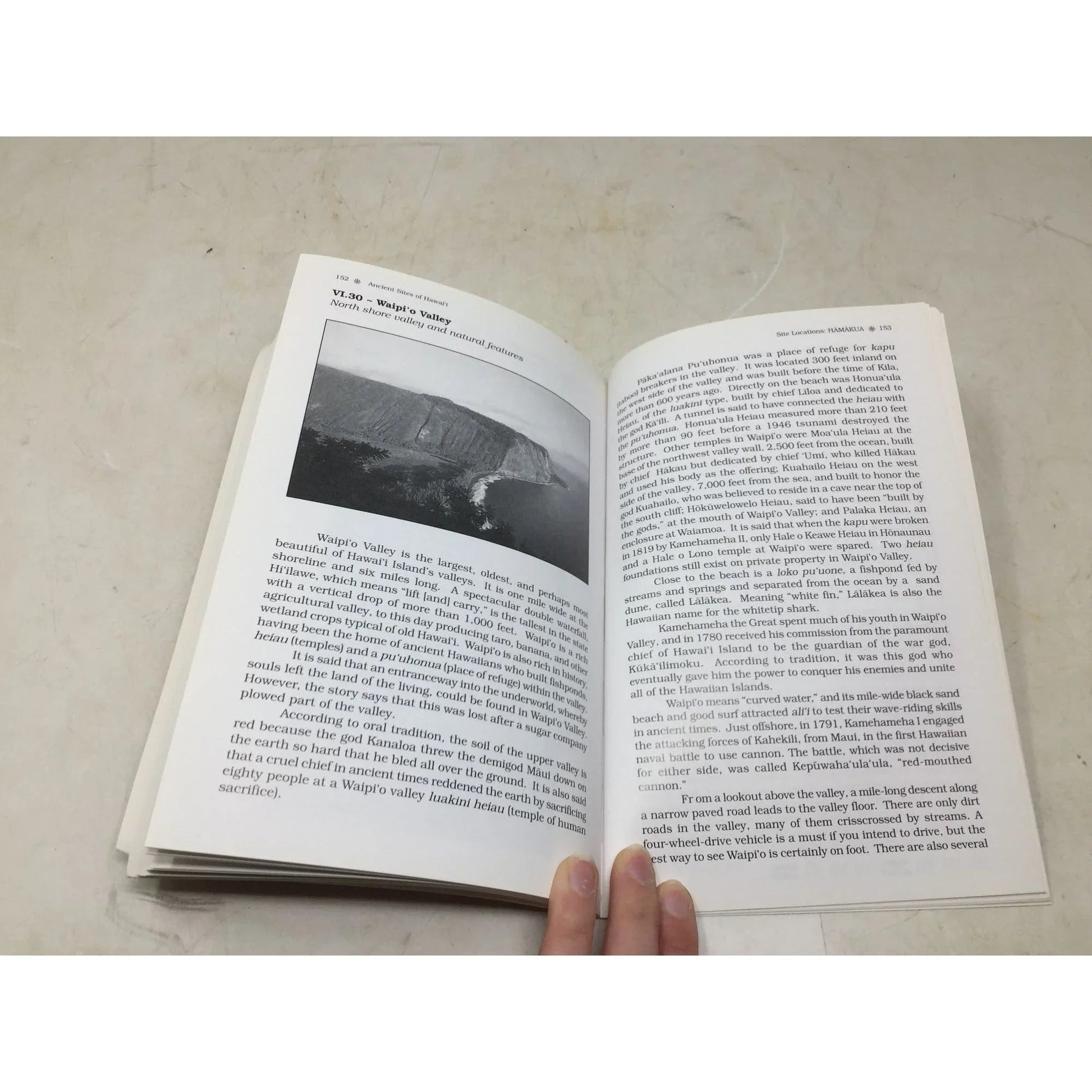 Ancient Sites of Hawai'i: Archaeological Places of Interest on the Big Island by Van James - A+ Stuff - Books - A+ Stuff