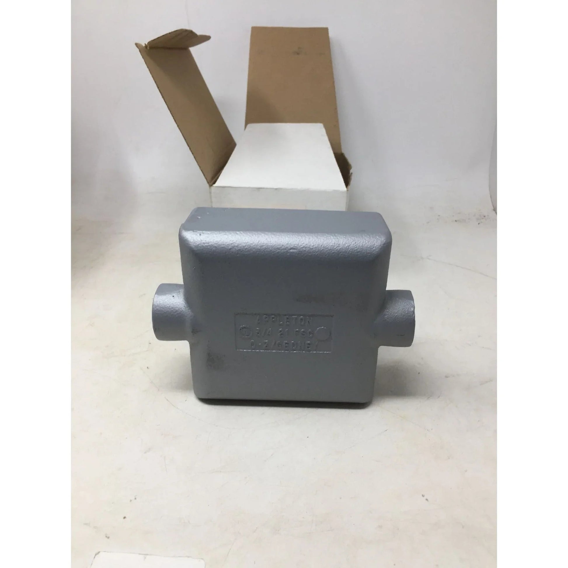 Appleton® UNILETS™ FSC275 Type FSC Heavy Duty Shallow Device Box With Internal Ground Screw, Malleable Iron, 32 cu - in Capacity, 2 Gangs, 2 O - Appleton - Tools - A+ Stuff