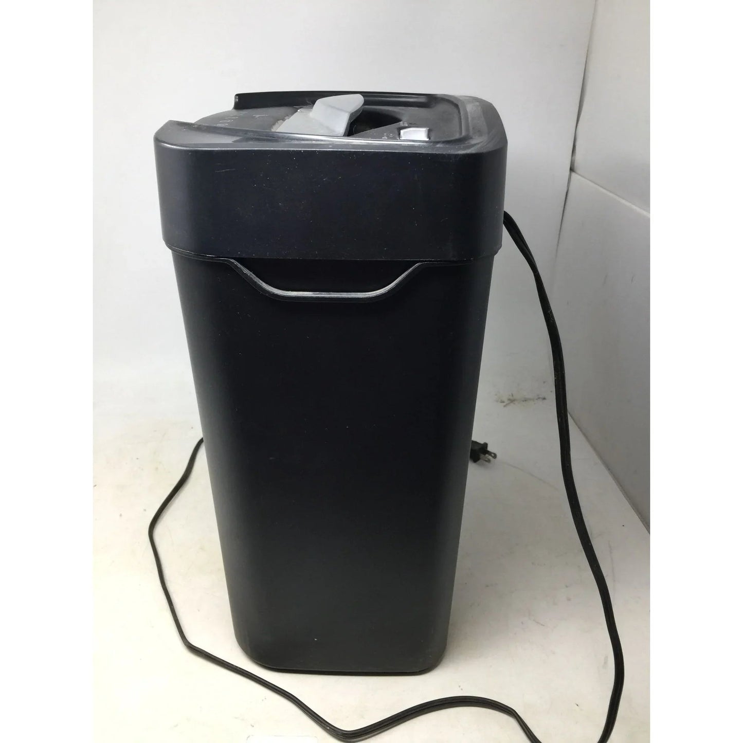 Aurora 12 - sheet crosscut paper and credit card shredder - A+ Stuff - Office Supplies - A+ Stuff