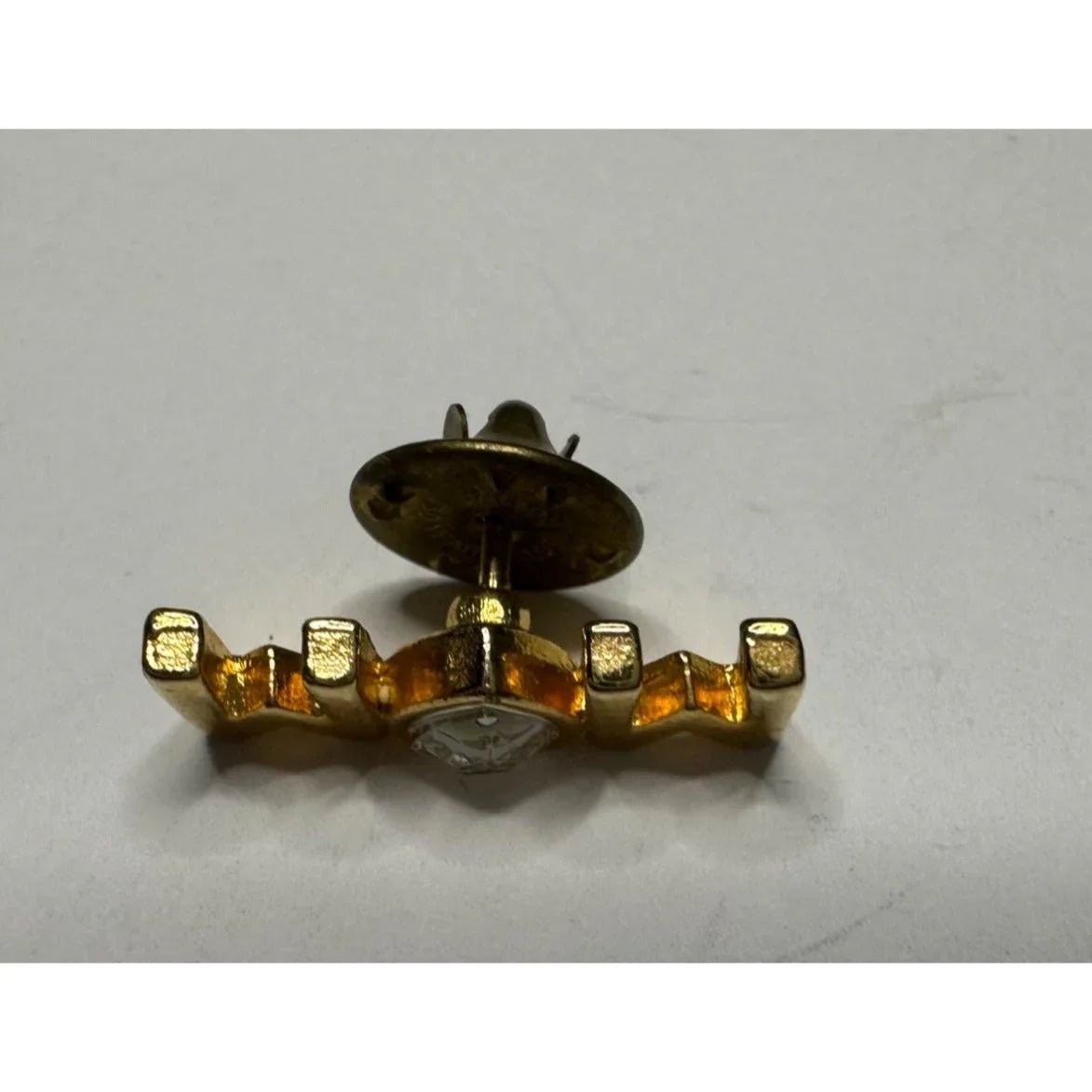 Ballou Reg'd ''MOM'' Gold Pin with Rhinestone Heart in the Middle - A+ Stuff - pin - A+ Stuff