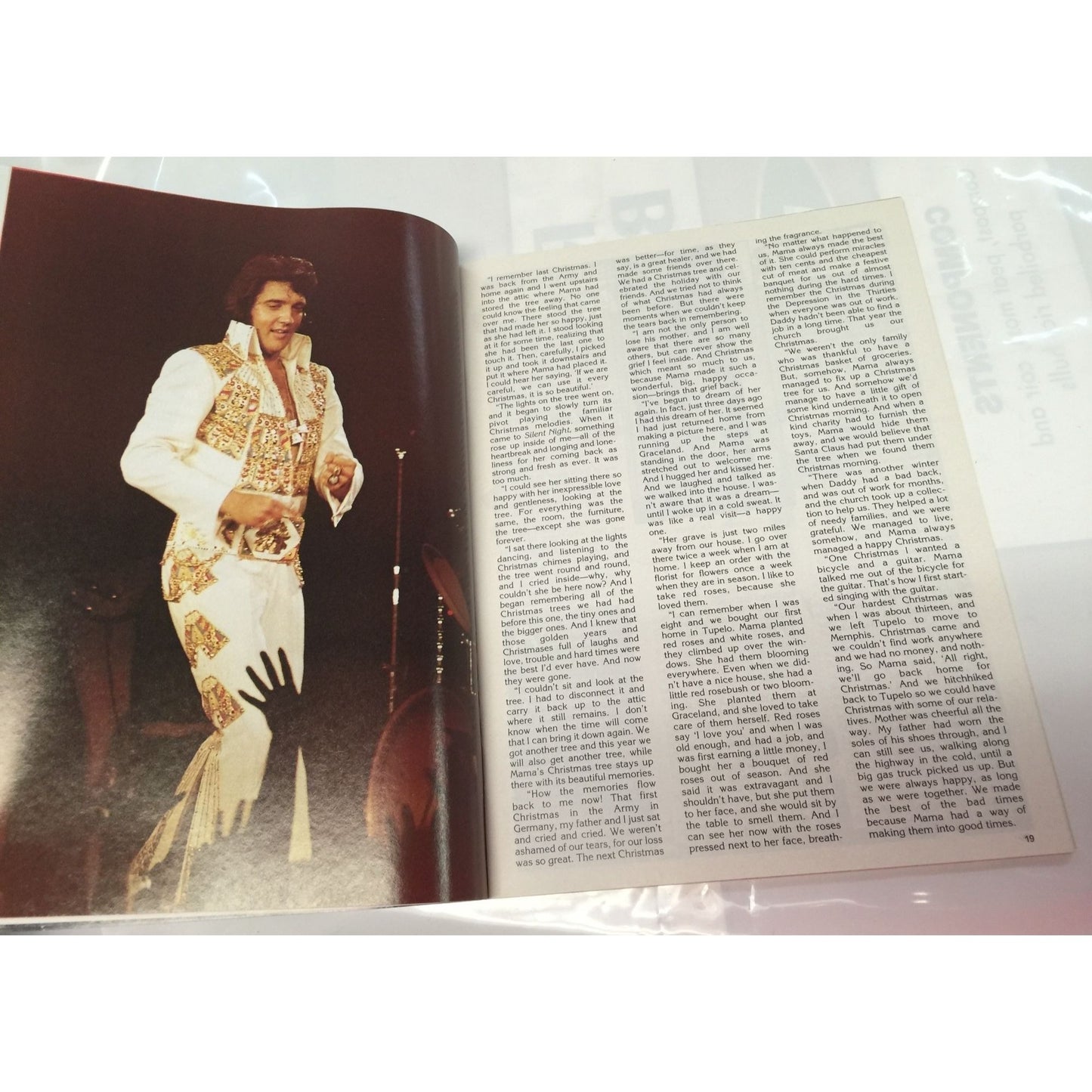 Vintage Holiday 2001 Magazine- The Best of Secrets Presents Elvis- 25 Years of Elvis in Photos