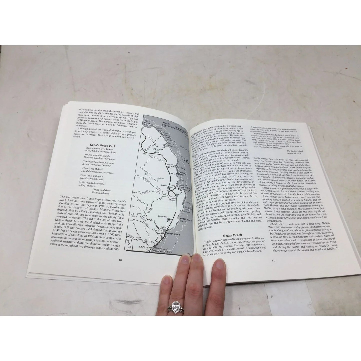 ''Beaches of Kauaʻi and Niʻihau'' by John R. K. Clark - A+ Stuff - Books - A+ Stuff