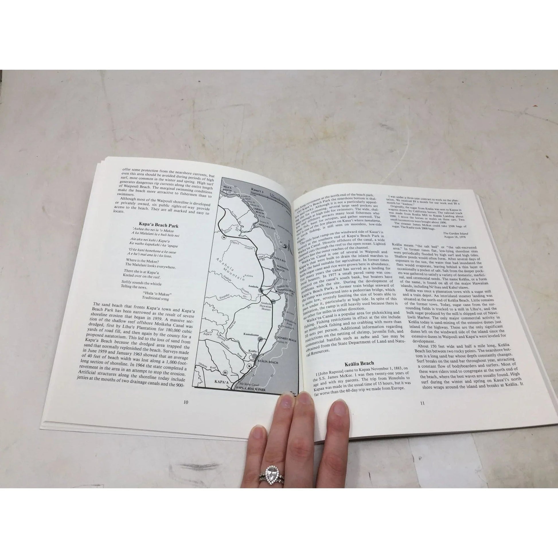 ''Beaches of Kauaʻi and Niʻihau'' by John R. K. Clark - A+ Stuff - Books - A+ Stuff