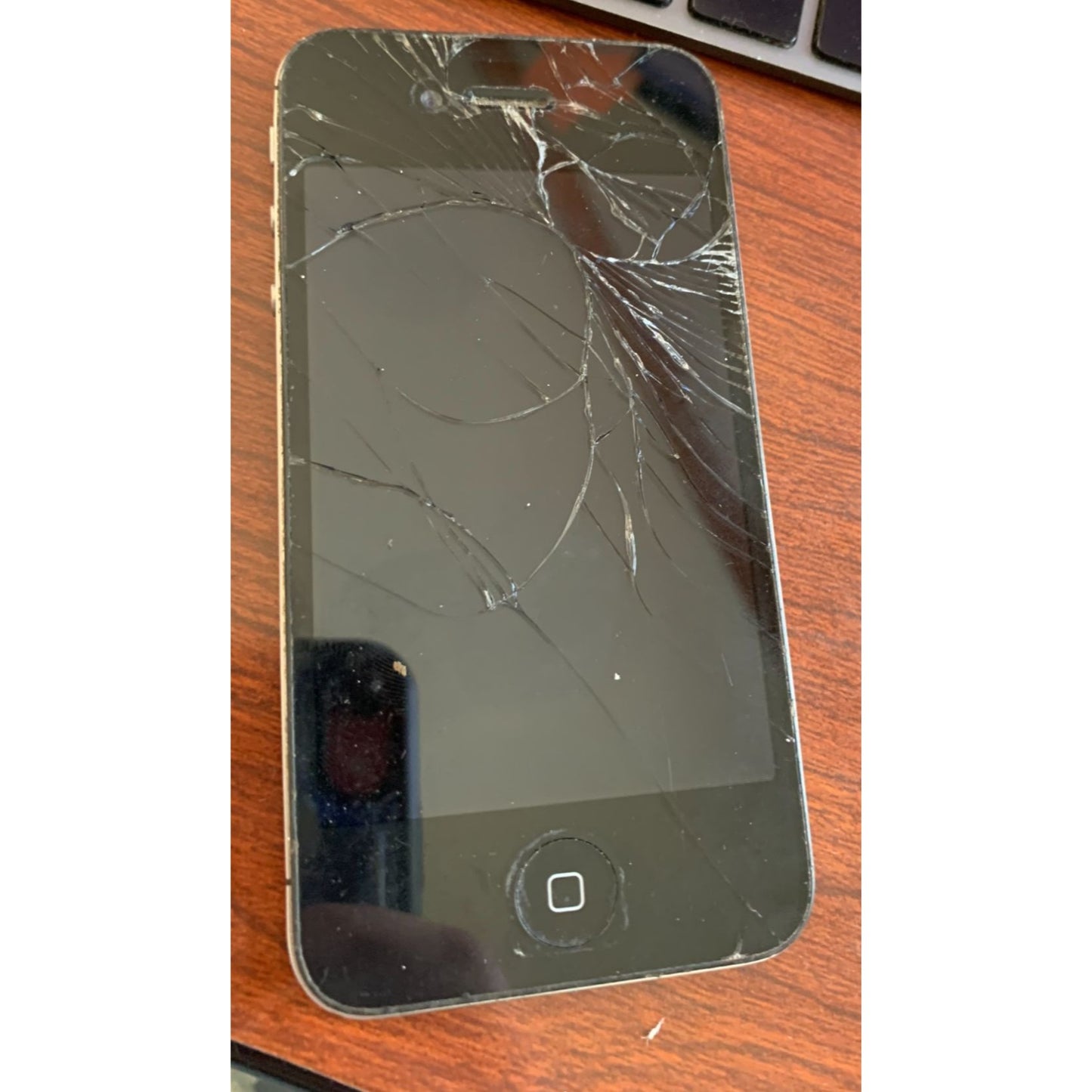 Apple iPhone Black- Model #- A1349- For Parts/Repair (Cracked Screen)