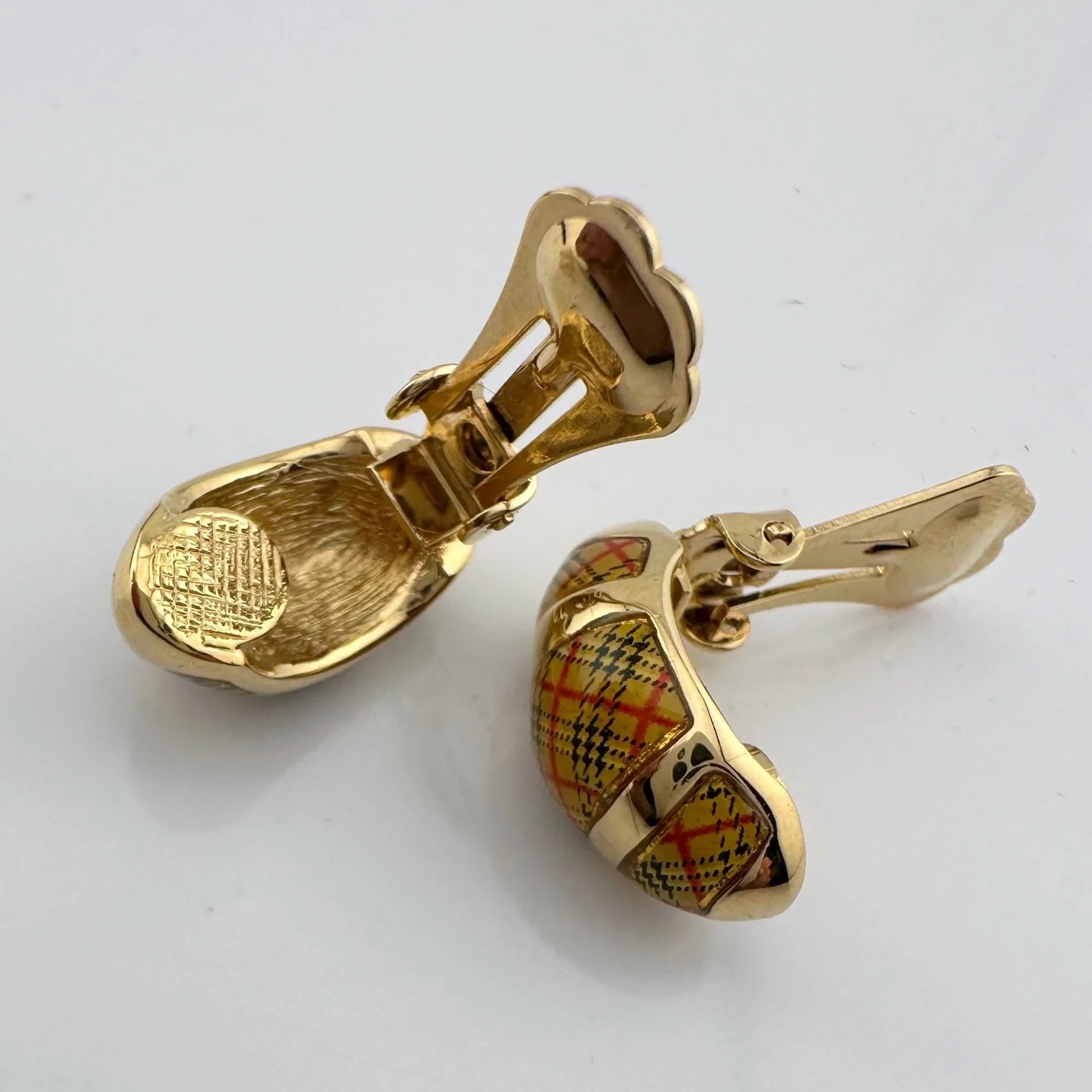 Burberrys of London Nova Check Clip On Earrings with Branded Dust Bag - A+ Stuff