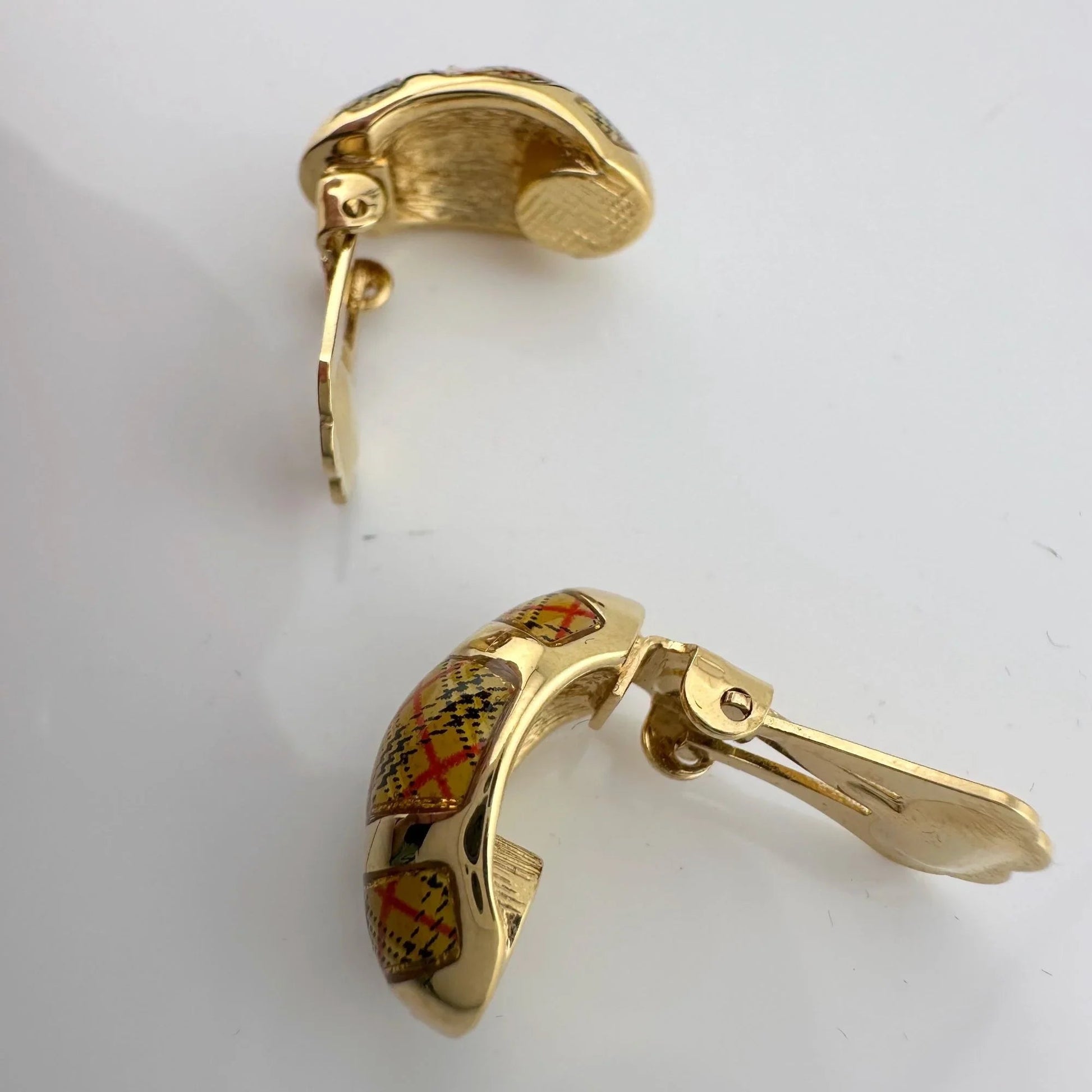 Burberrys of London Nova Check Clip On Earrings with Branded Dust Bag - A+ Stuff