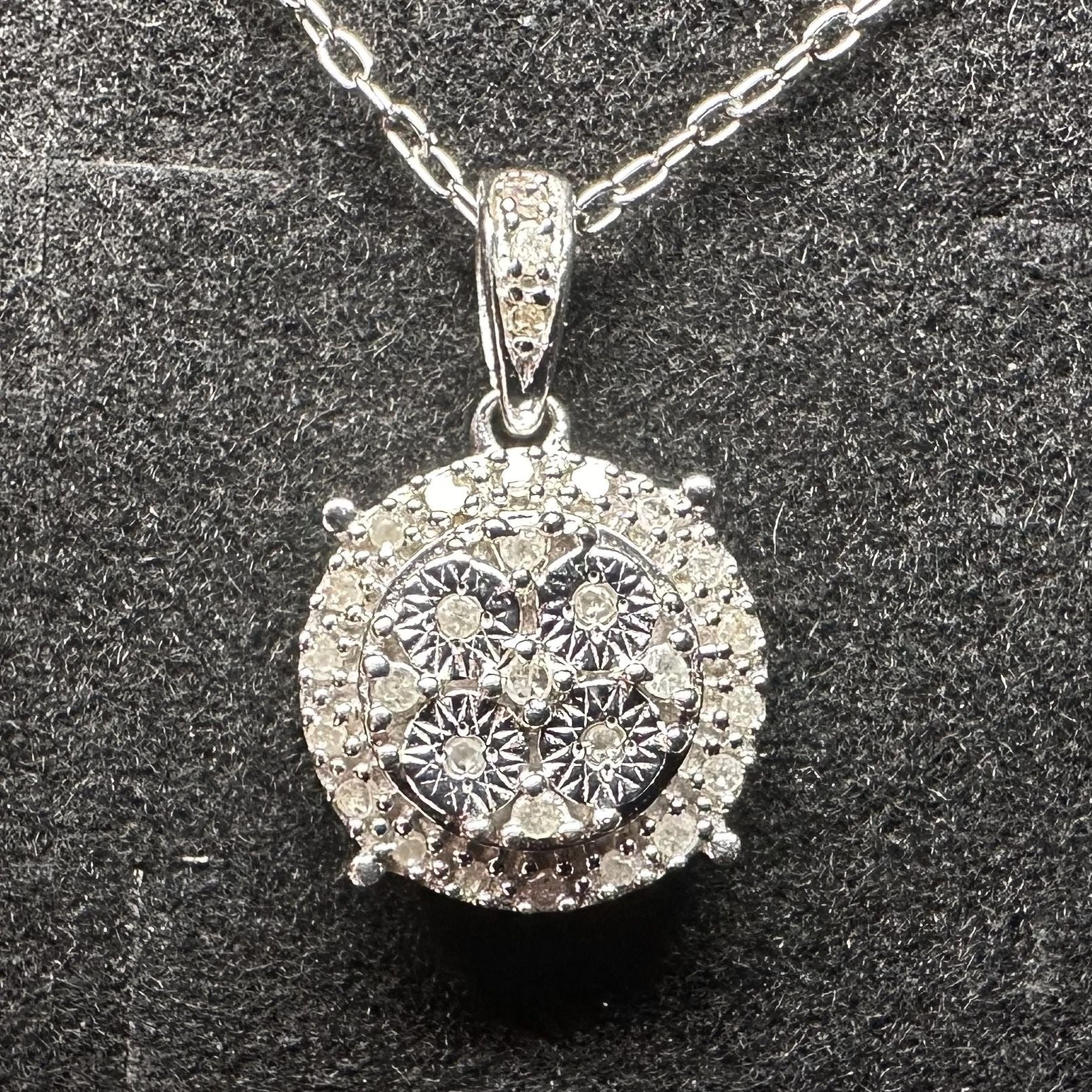 9ct White Gold 1/5 Carat Diamond Pendant on 45cm Chain – Grahams Jewellers
