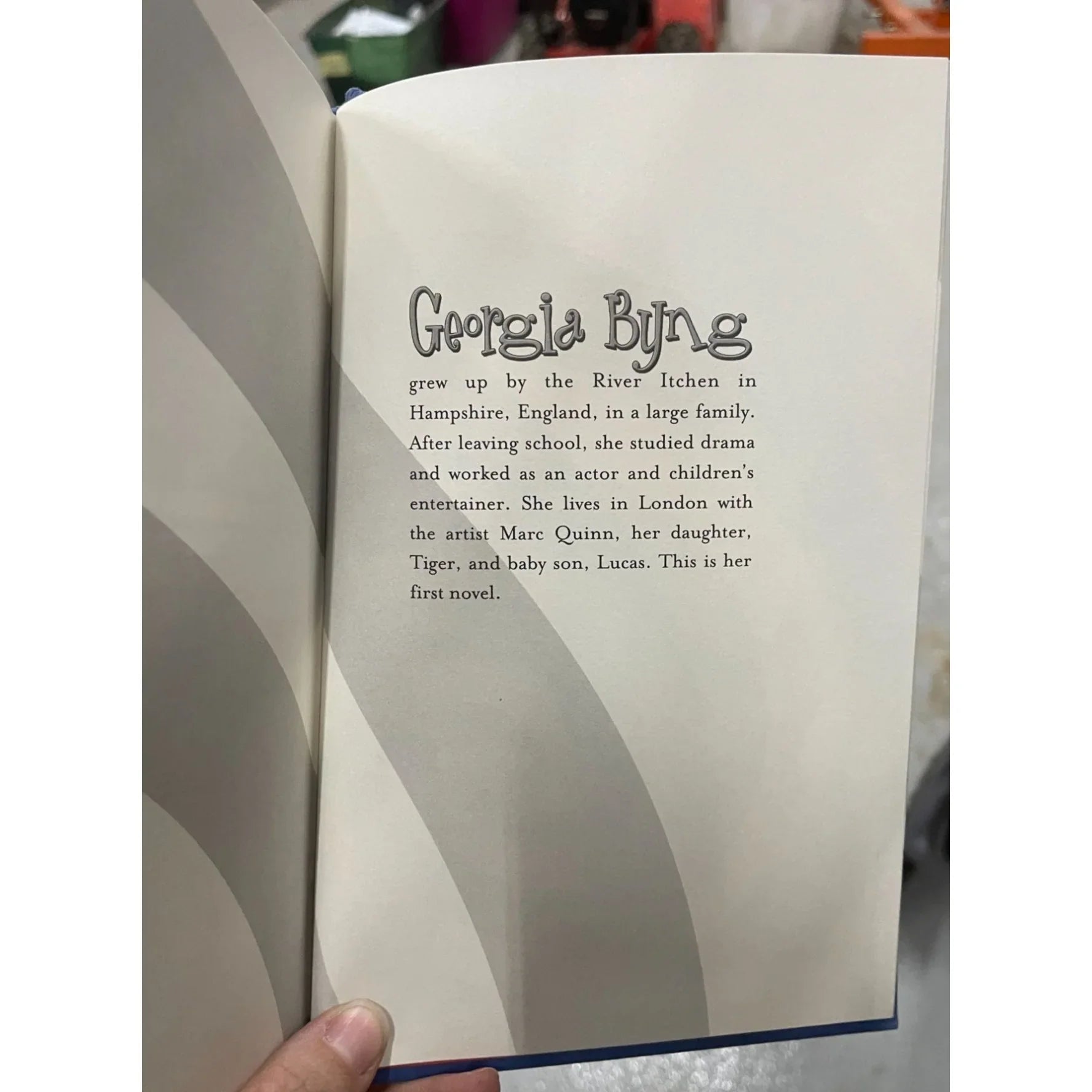 Molly Moon's Incredible Book of Hypnotism By Byng Georgia - A+ Stuff