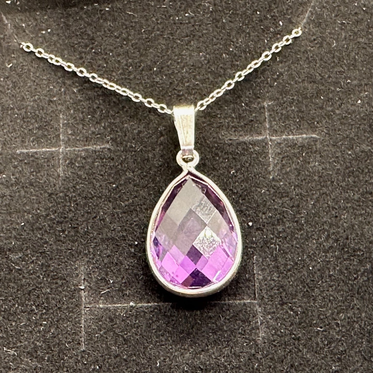 Beautiful Pear Cut 6.05 Ct Purple Amethyst Pendant -  Sterling Silver with Chain