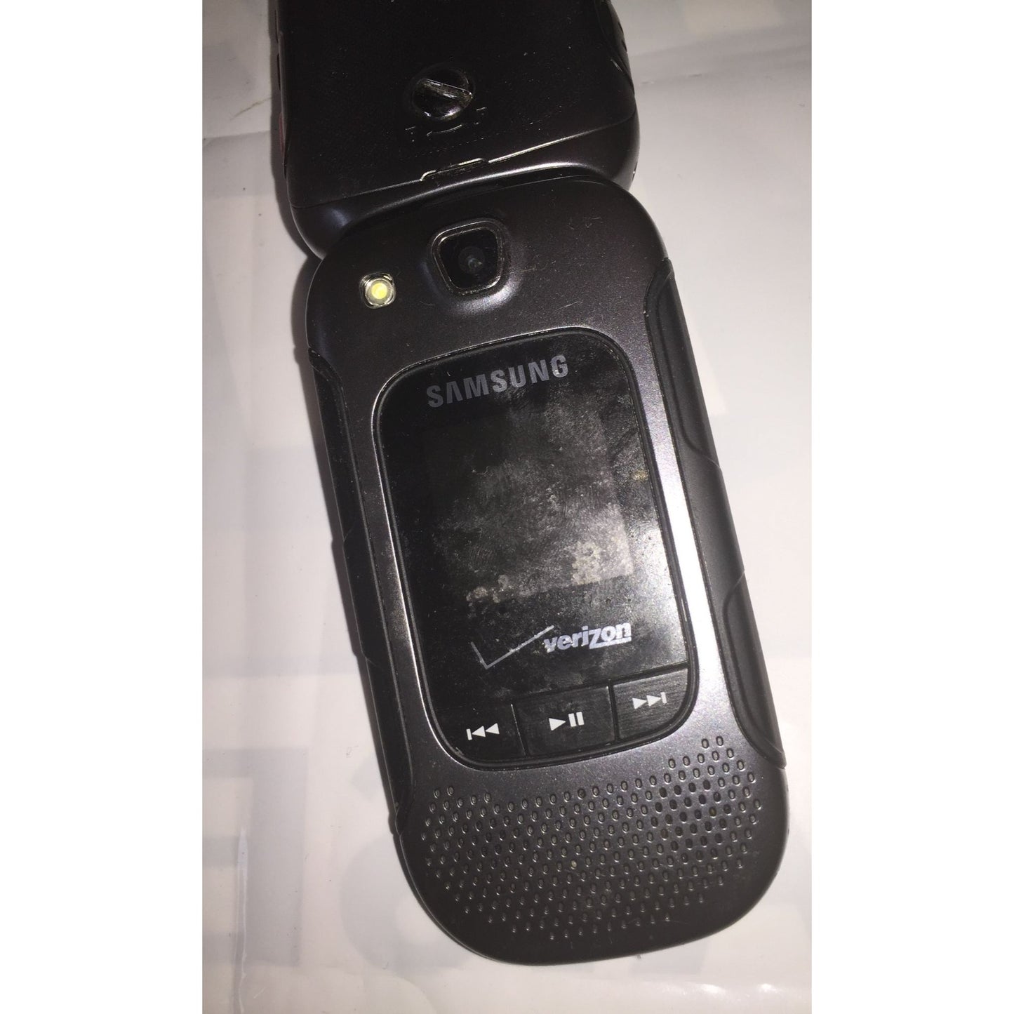 Vintage Verizon Samsung Flip Phone- Untested/Unsure if this Works