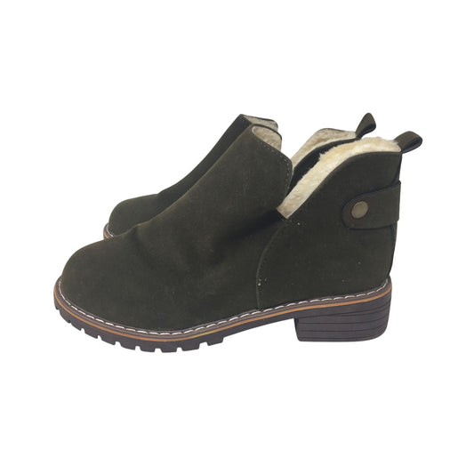 Womens L.L. Bean Olive Green Colored Boots Size 6.5 with Original box