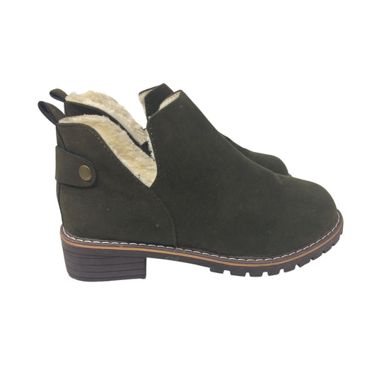 Womens L.L. Bean Olive Green Colored Boots Size 6.5 with Original box