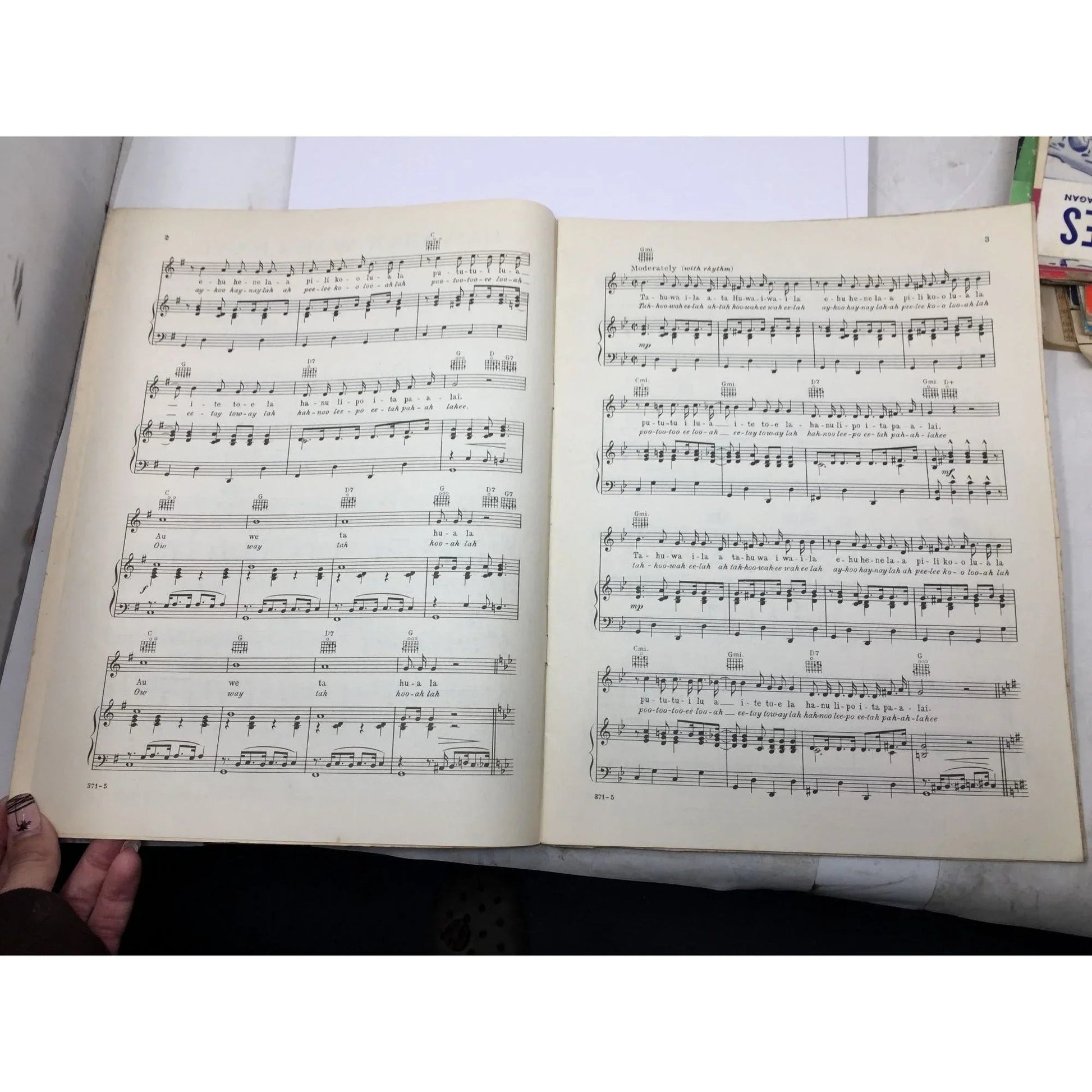 Complimentary Sheet Music Book ''10 Hits from Hawaii'' - A+ Stuff - SHEET MUSIC - A+ Stuff