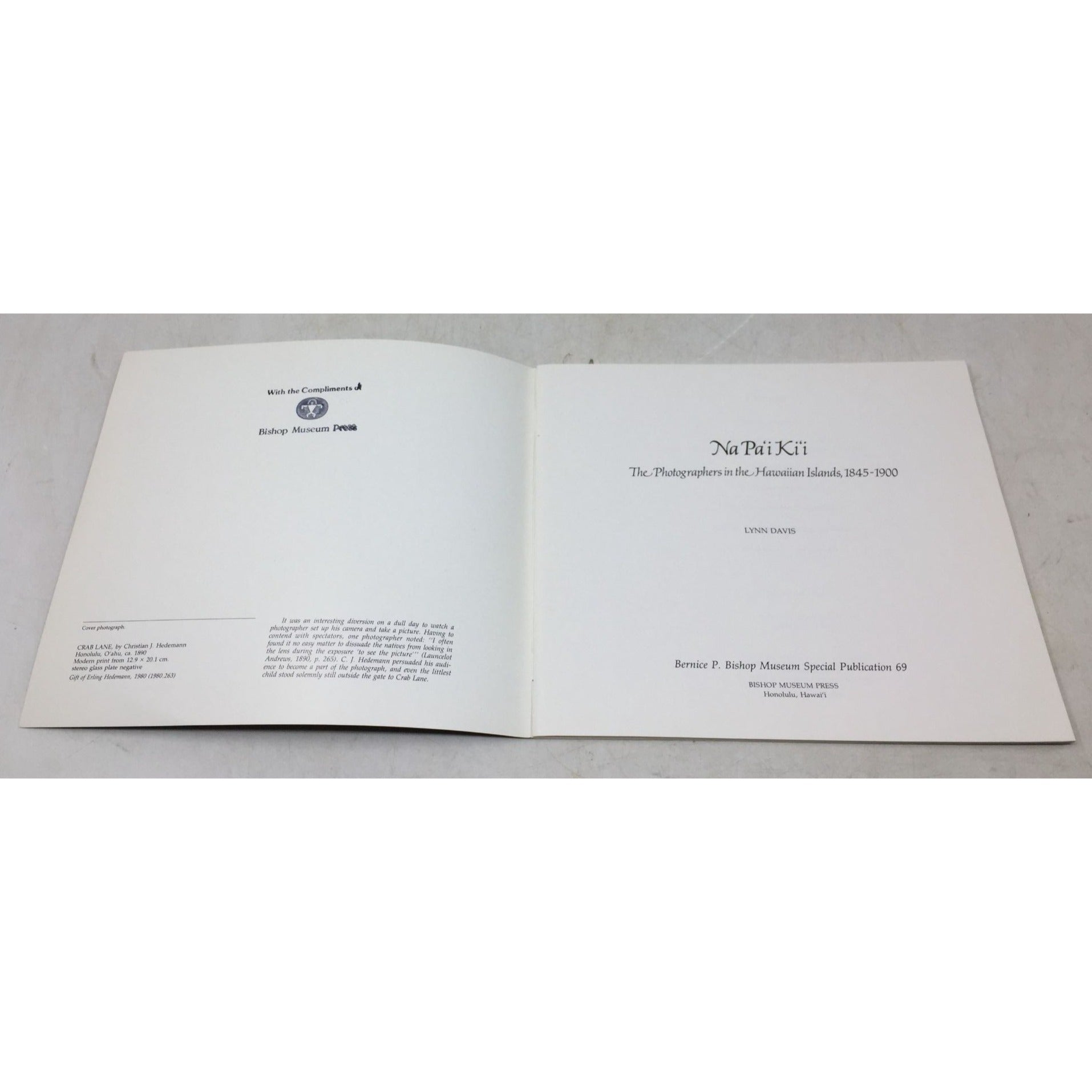 Collectible Book Titled Na Paʻi Kiʻi: The Photographers in the Hawaiian Islands unbranded  A+ Stuff Vintage Books