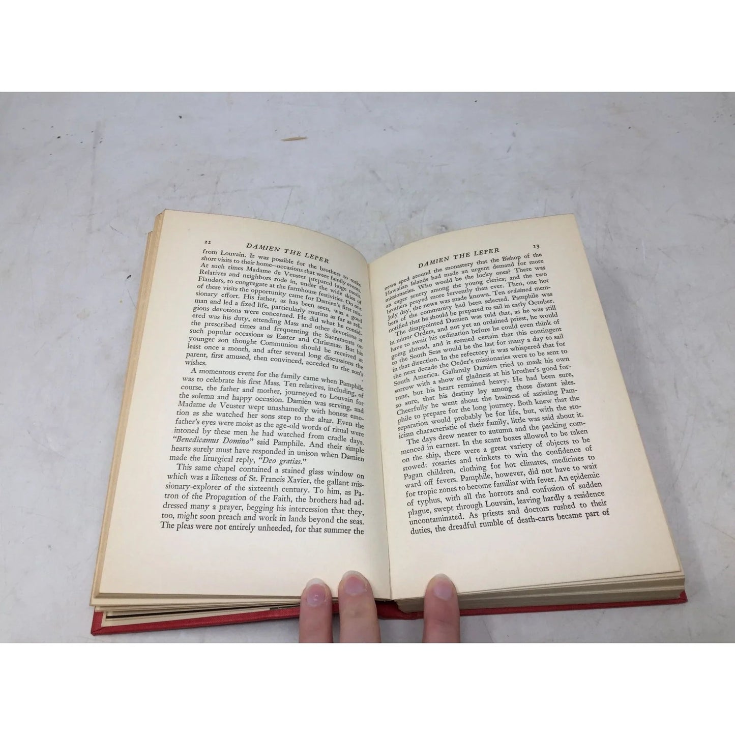 Damien the Leper by John Farrow book - A+ Stuff - Books - A+ Stuff