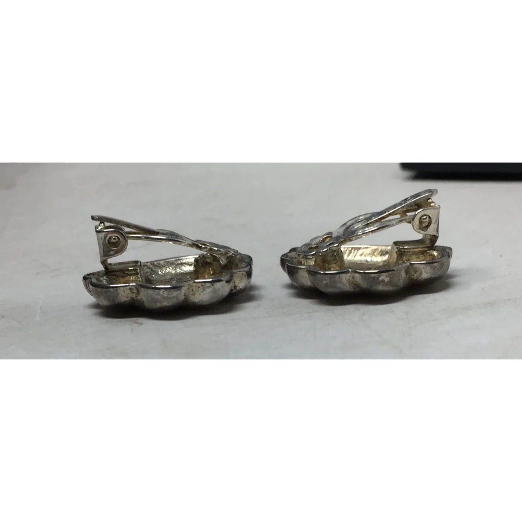 Dania Women's Silver Tone Sea Shell Clip On Earrings - A+ Stuff - Earrings - A+ Stuff