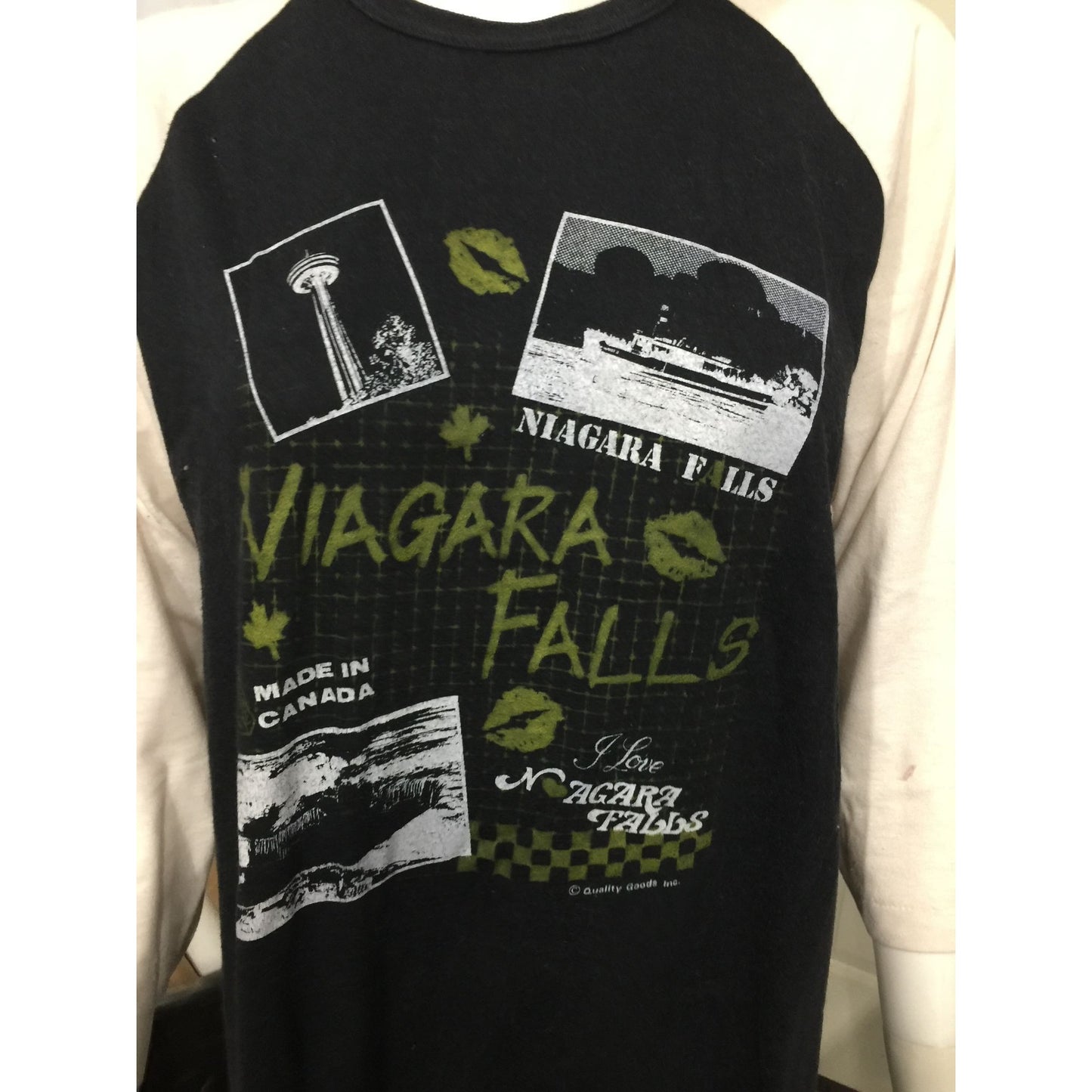 Niagara Falls Canada White/Black Long Sleeved Shirt Size XL Adults