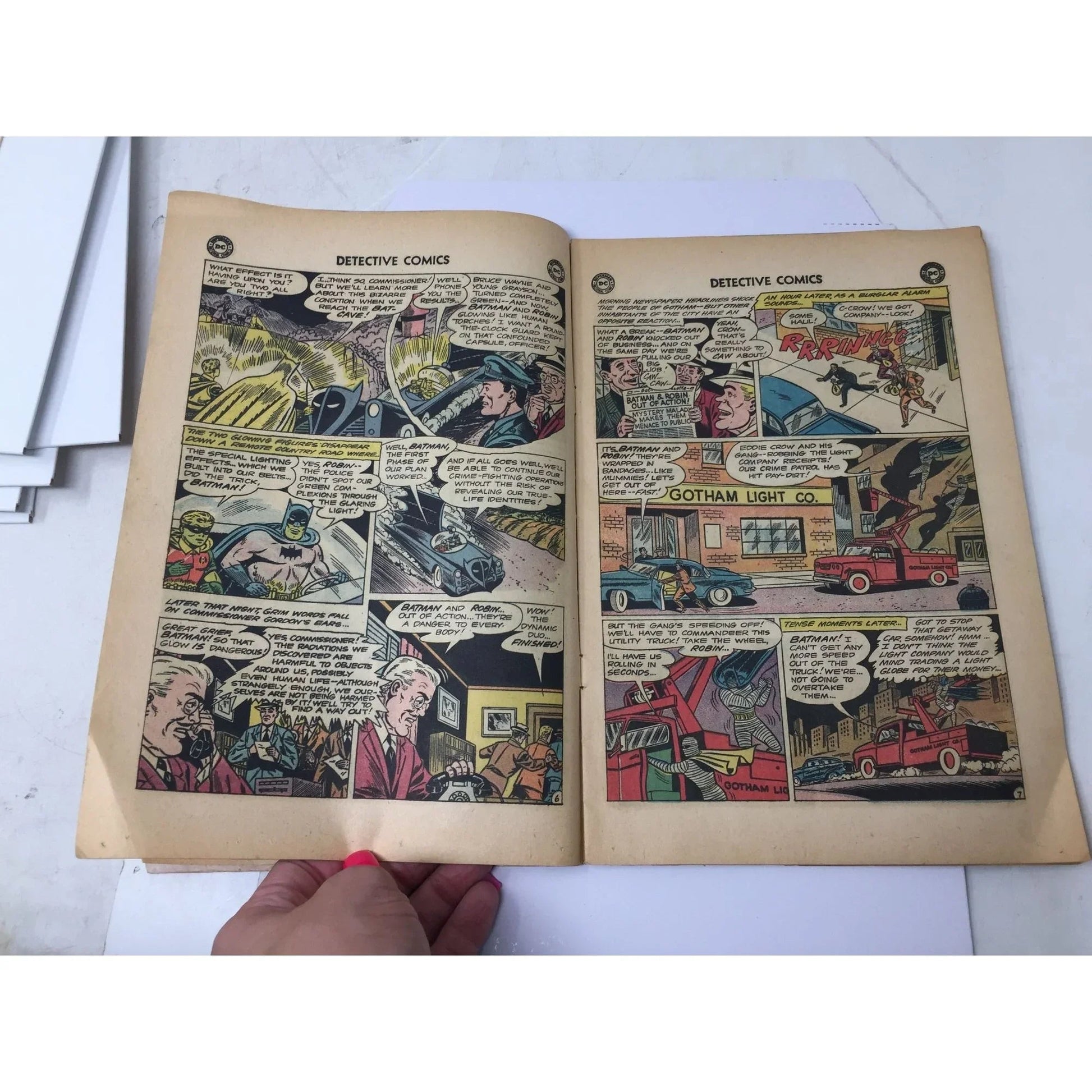 ''Detective Comics Batman and Robin The Mummy Crime Fighters'' - A+ Stuff - comic book - A+ Stuff