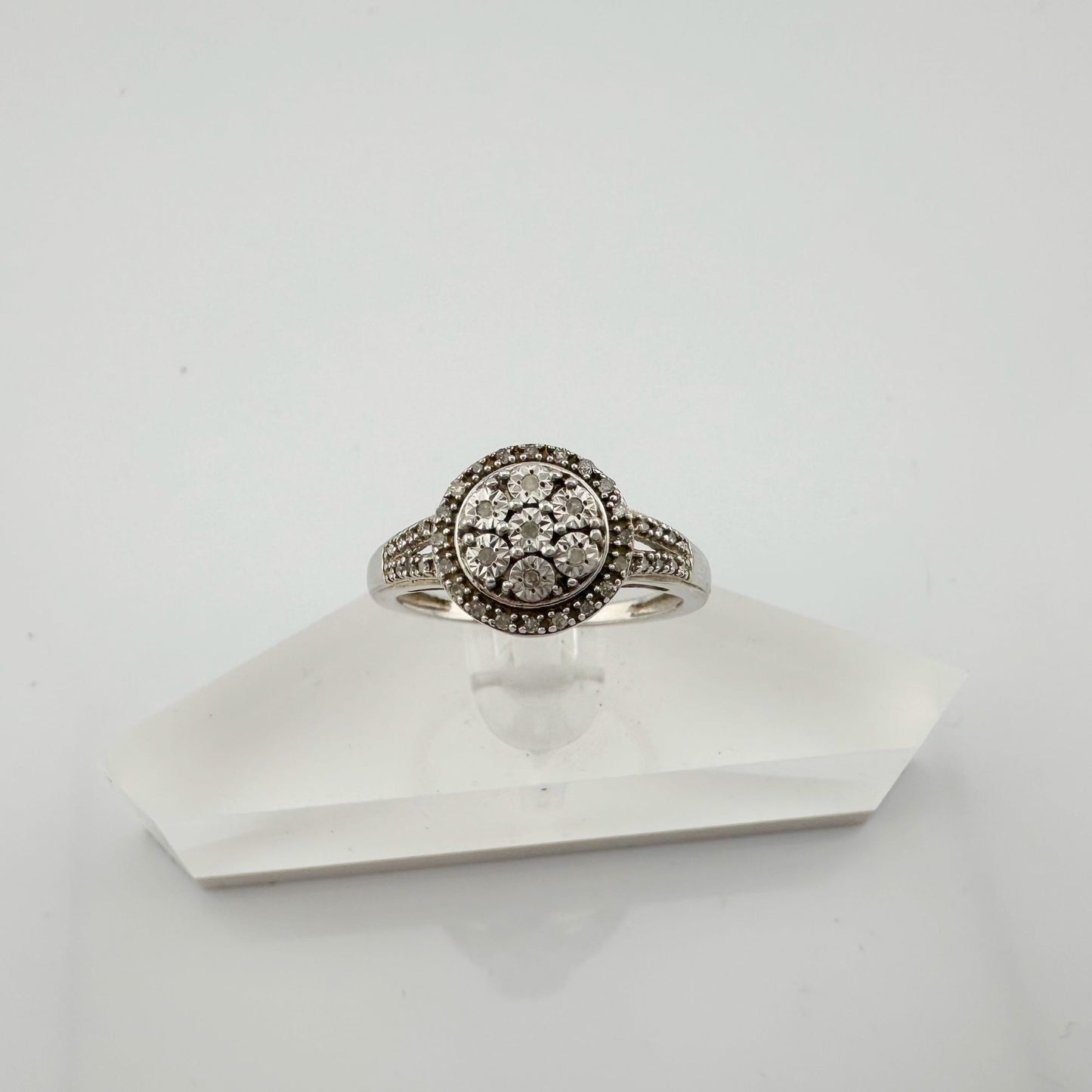 Pretty Round Natural Diamond Ring Size 7