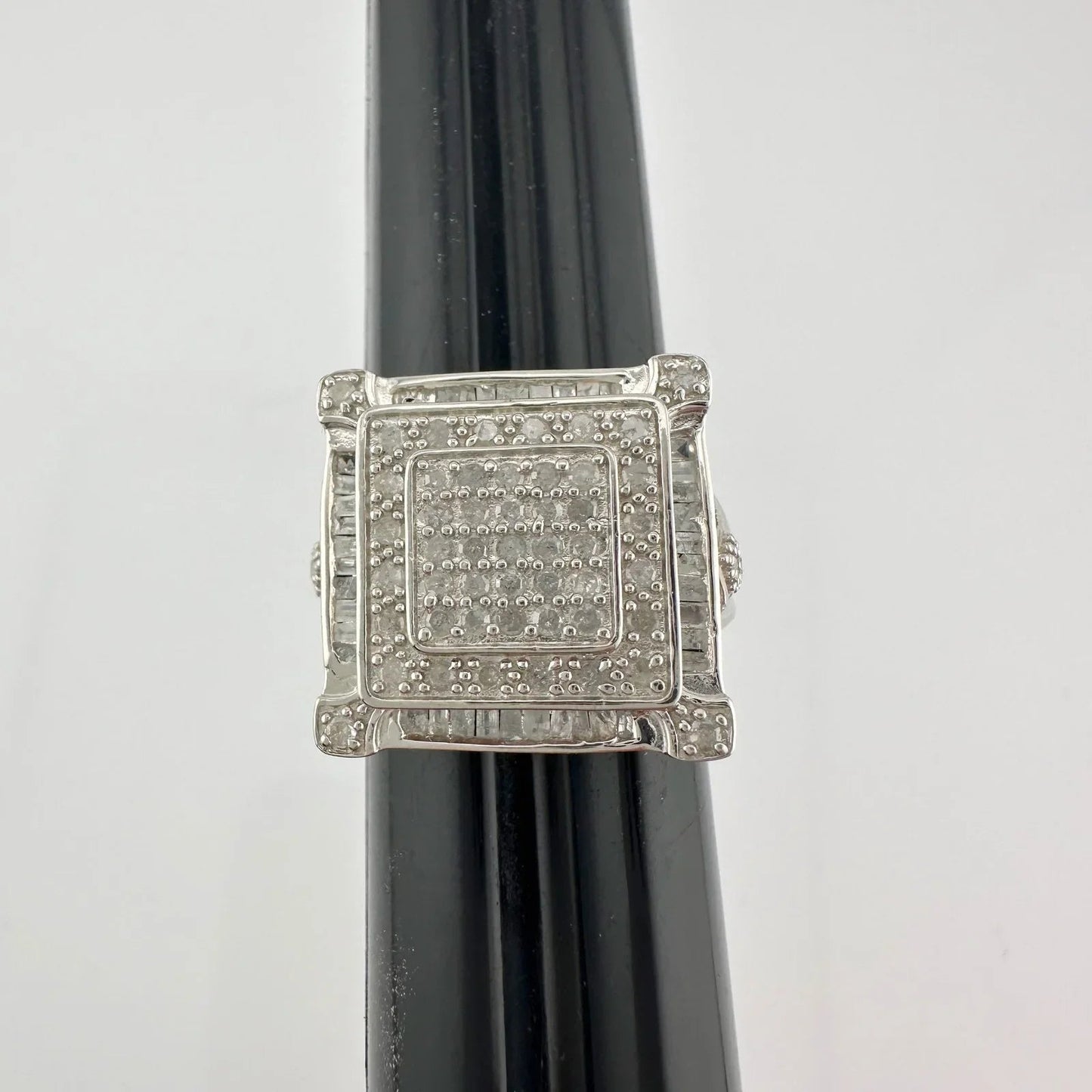 Elegant Princess Cut 1.00 Carat Diamond Ring - Size 7.25 - Unbranded - Ring - A+ Stuff