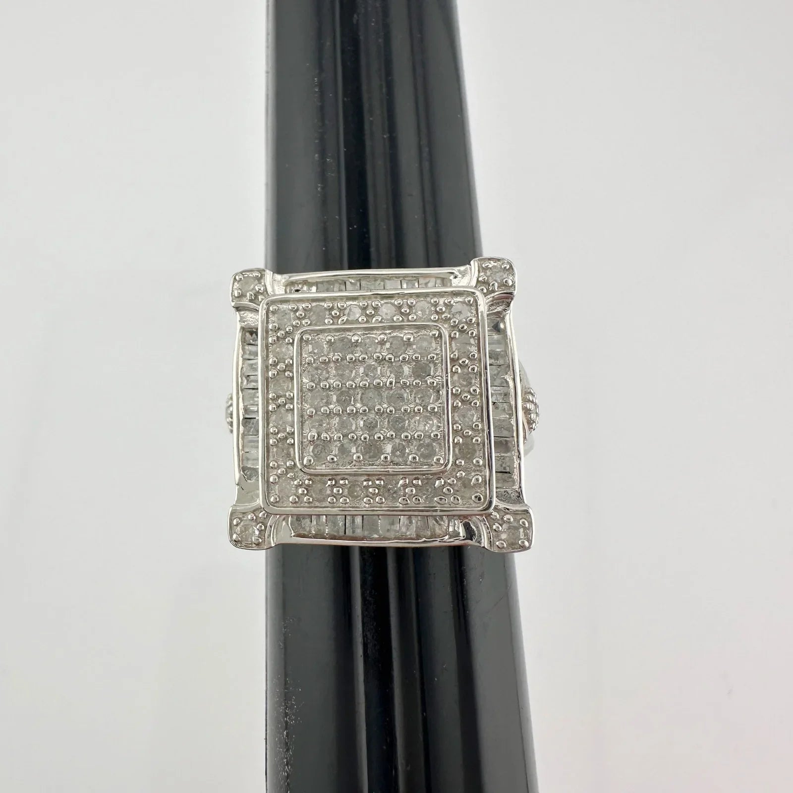Elegant Princess Cut 1.00 Carat Diamond Ring - Size 7.25 - Unbranded - Ring - A+ Stuff