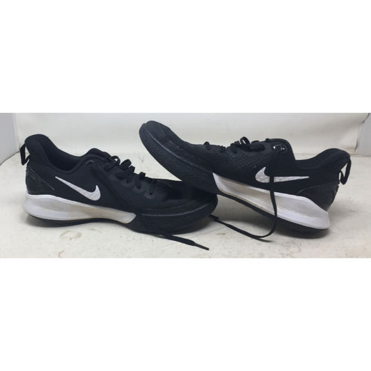 Womens Black & White Nike Sneakers Size 7.5