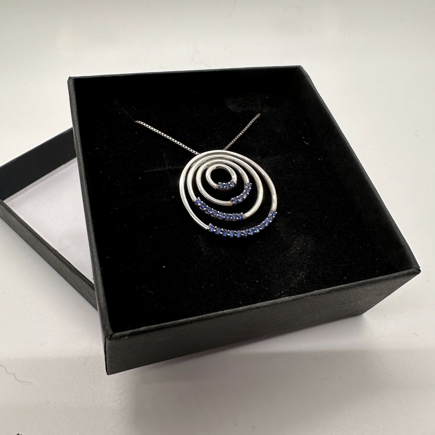 Beautiful Concentric Rings Ceylon Sapphire Necklace - Sterling Silver Setting - Unique Design