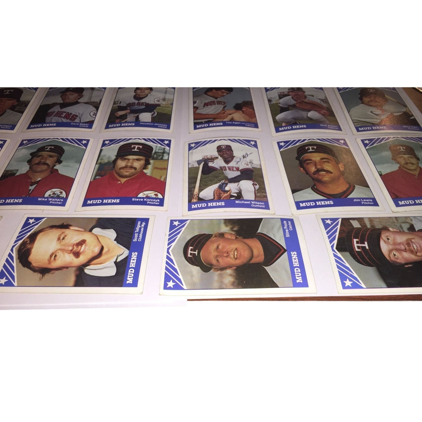 Vintage Collectible Trading Baseball Cards - 1983 Mudhens - Card Set 1-25