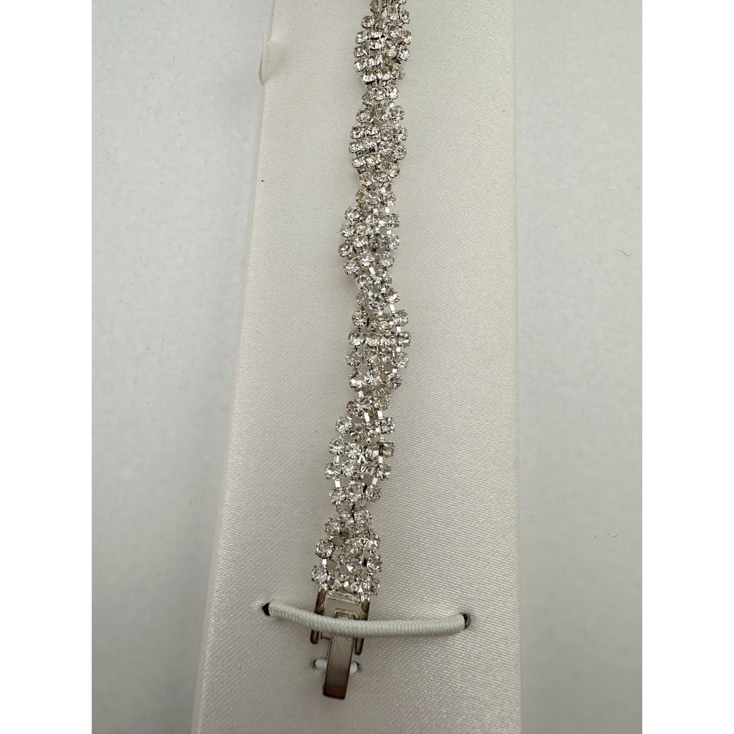 Friedman Jewelers Shimmering White Crystal Fashion Bracelet In Box