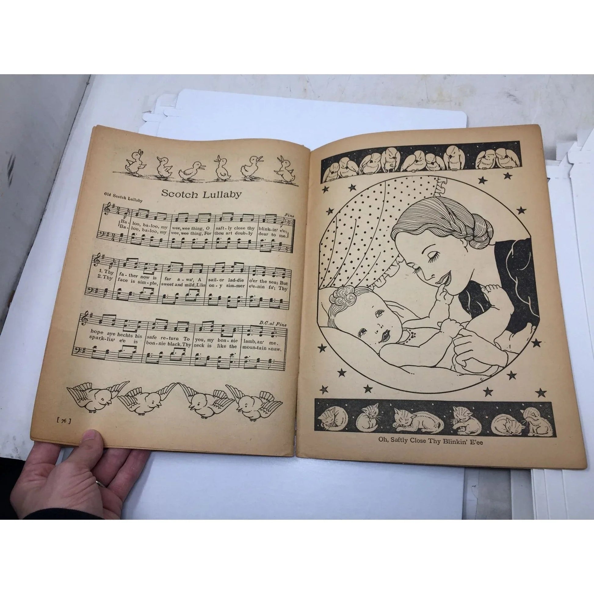 ''Favorite Nursery Songs'' by Jessie Carter and Christine Chrisholm - A+ Stuff - SHEET MUSIC - A+ Stuff