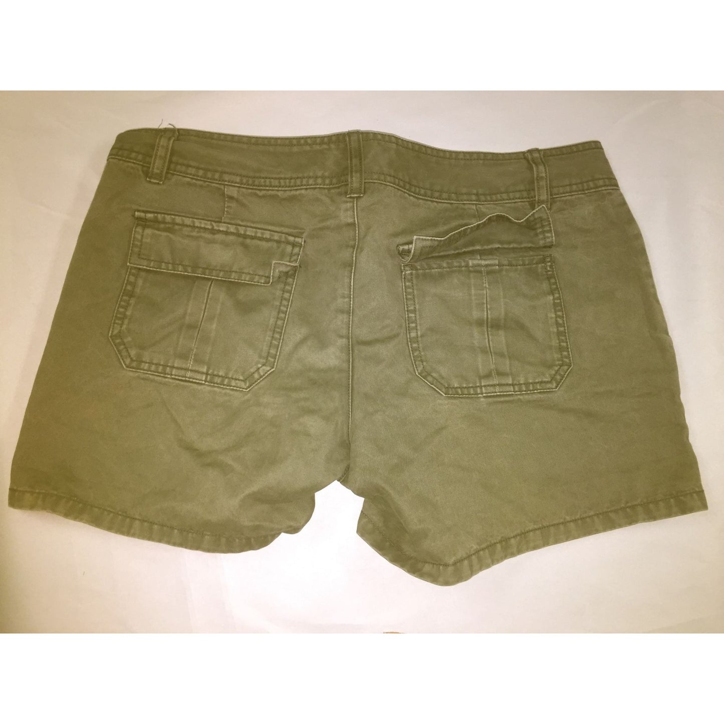 Old Navy Womens Size 10 Olive Green Shorts w/ Pockets