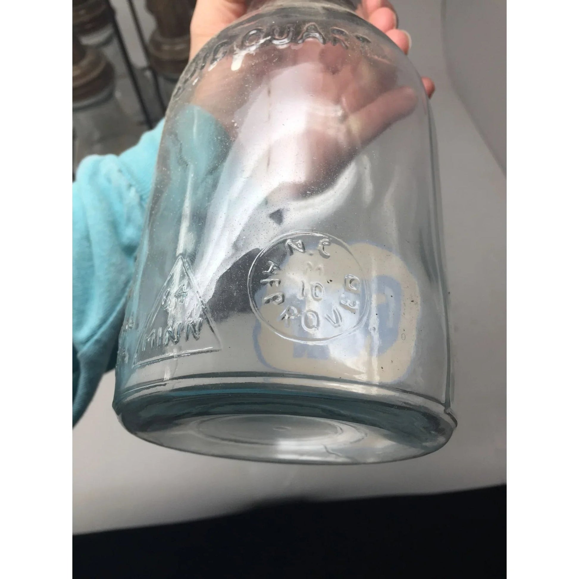 GULF Oil Glass Bottles with Metal Carrier (5 bottles, 6 lids) - GULF - Automobilia - A+ Stuff