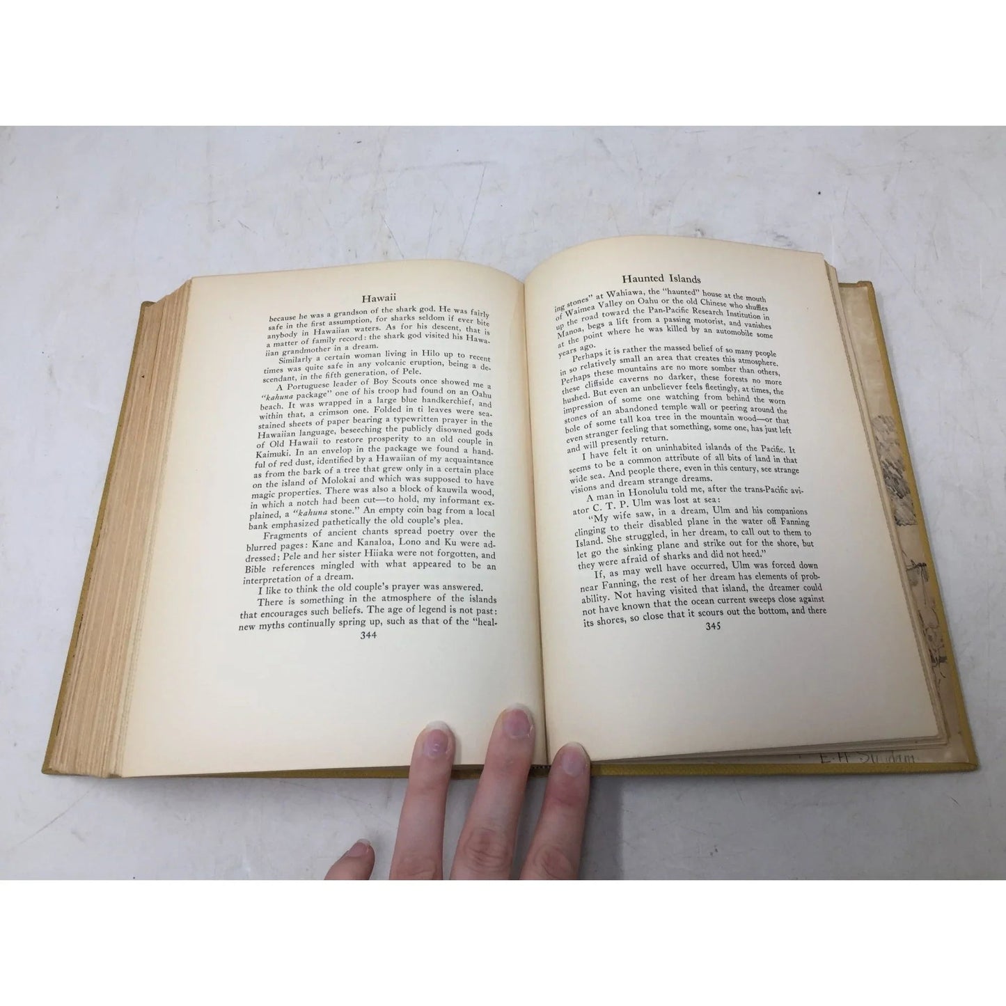 Hawaii: Isle of Enchantment by Clifford Gessler Book - A+ Stuff - Books - A+ Stuff