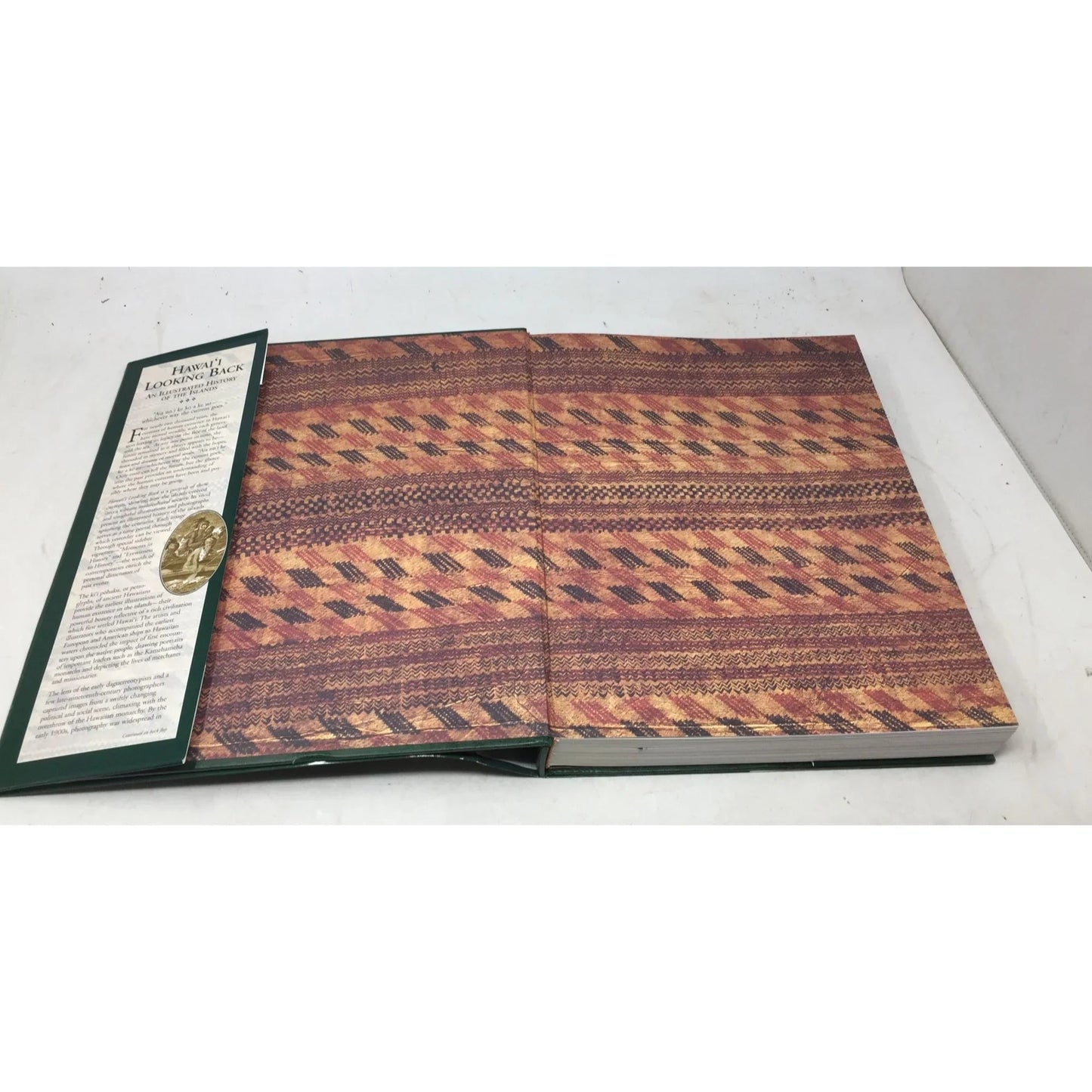 Hawaiʻi Looking Back: An Illustrated History of the Islands. - unbranded - Vintage Books - A+ Stuff