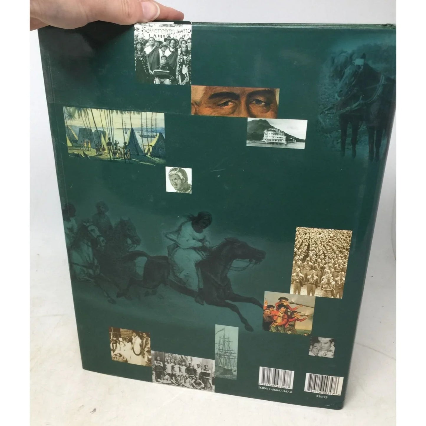 Hawaiʻi Looking Back: An Illustrated History of the Islands. - unbranded - Vintage Books - A+ Stuff