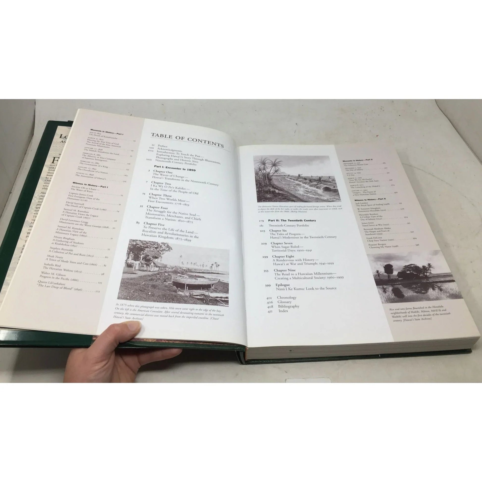 Hawaiʻi Looking Back: An Illustrated History of the Islands. - unbranded - Vintage Books - A+ Stuff