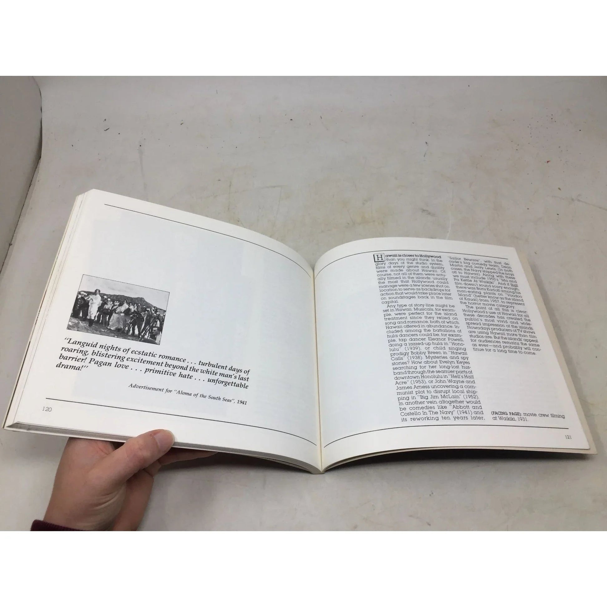 Hawaii Recalls: Selling Romance to America: Nostalgic Images of the Hawaiian Islands - A+ Stuff - Books - A+ Stuff