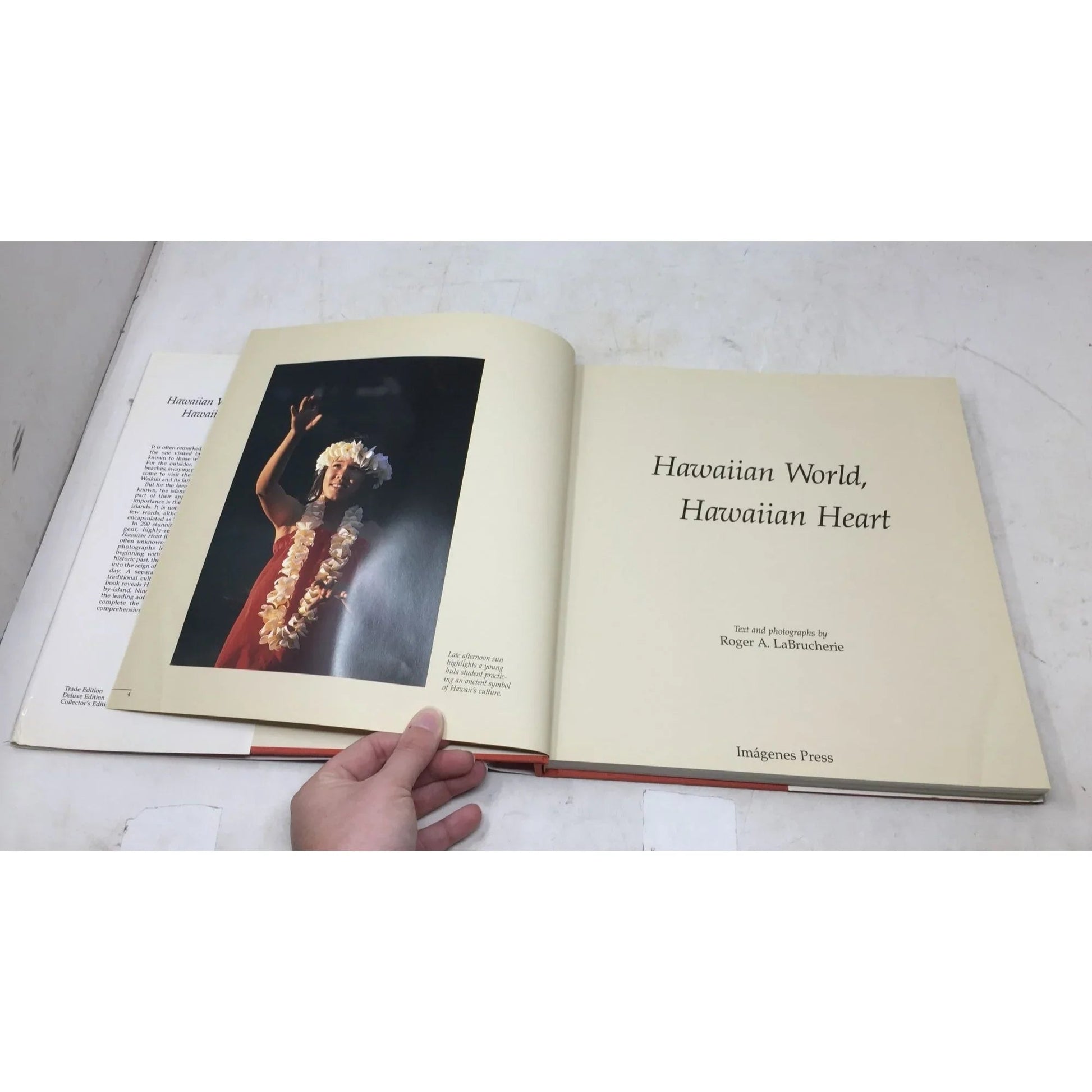 Hawaiian World, Hawaiian Heart by Roger A. LaBrucherie - A+ Stuff - books - A+ Stuff
