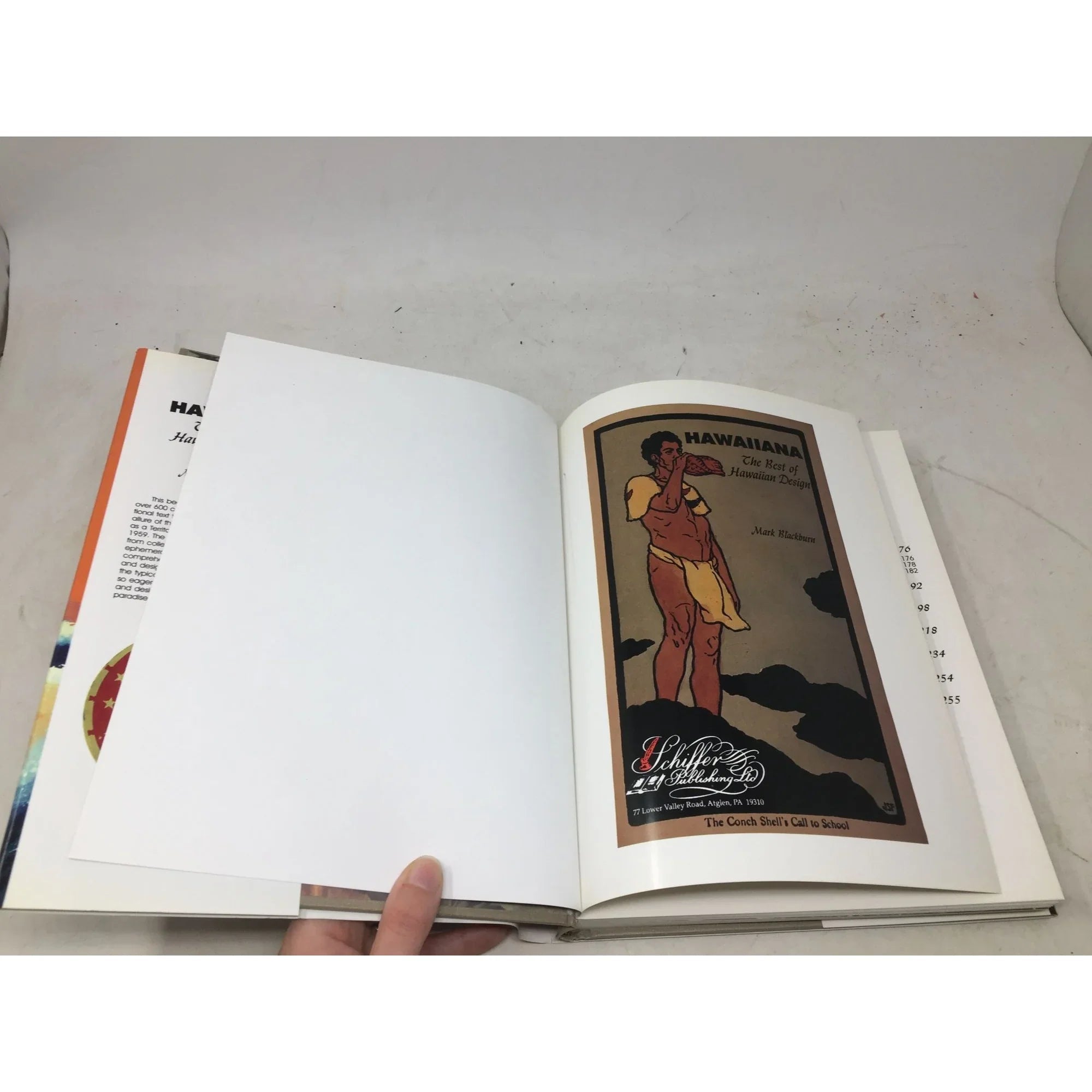 Hawaiiana: The Best of Hawaiian Design with Values by Mark Blackburn -