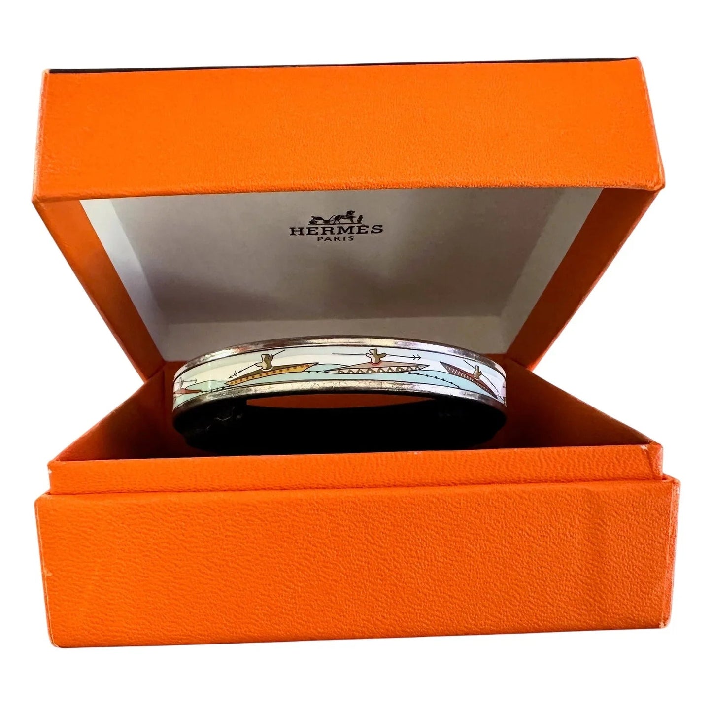 HERMES Enamel Printed Narrow Canoe Pattern Bracelet - Hermès - Bracelet - A+ Stuff