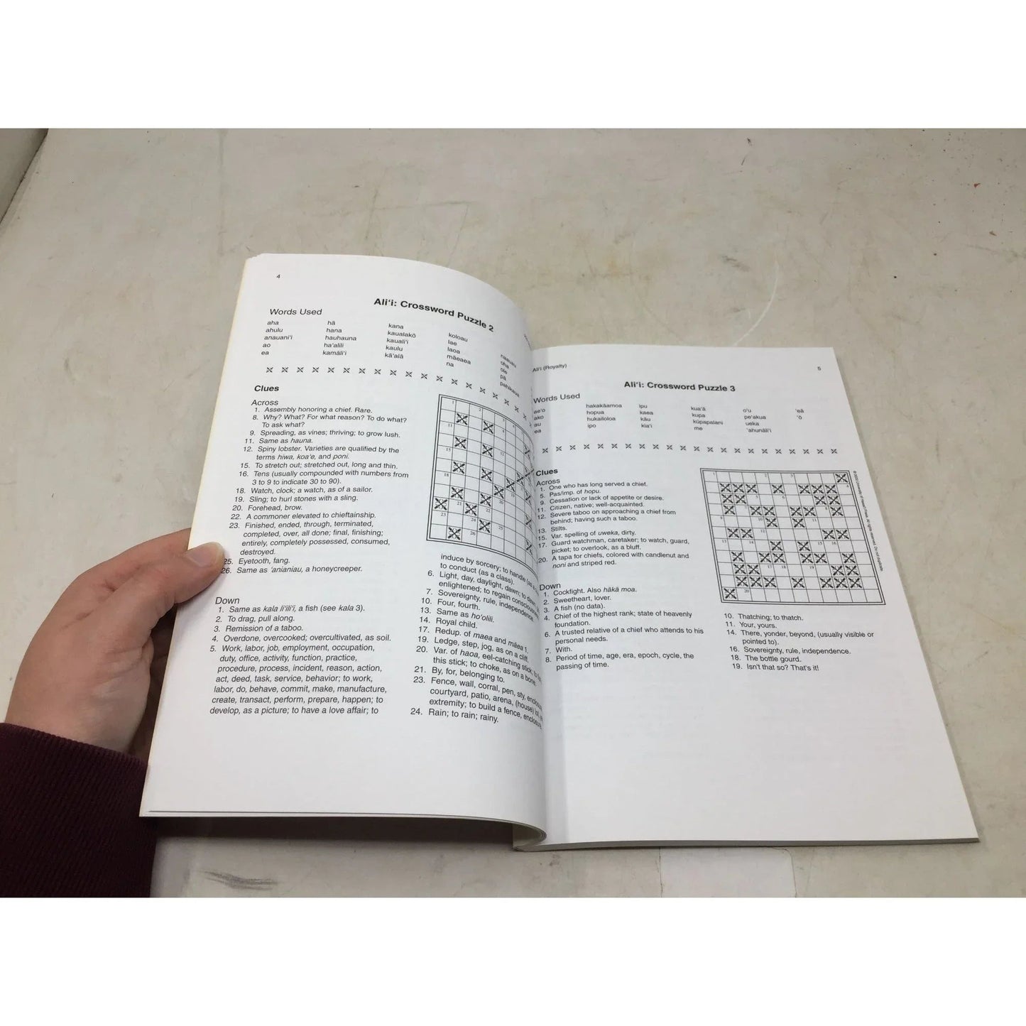 Ho'opilipili 'Ōlelo: Hawaiian Language Crossword Puzzles/Word Search Puzzles/Crossword Dictionary - A+ Stuff - Books - A+ Stuff