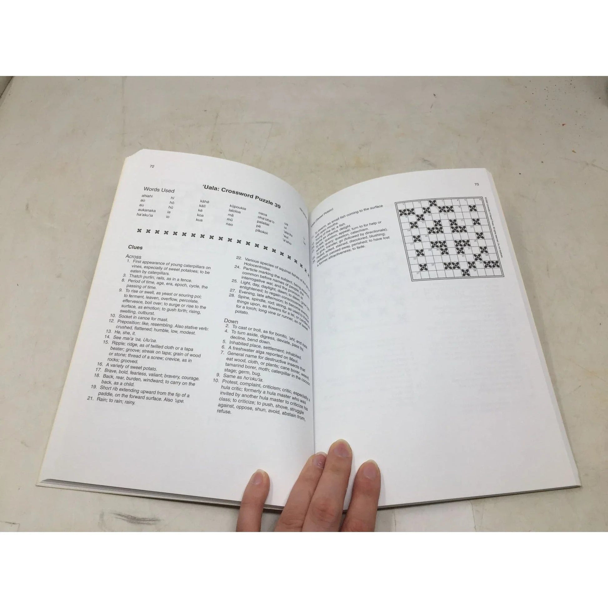 Ho'opilipili 'Ōlelo: Hawaiian Language Crossword Puzzles/Word Search Puzzles/Crossword Dictionary - A+ Stuff - Books - A+ Stuff