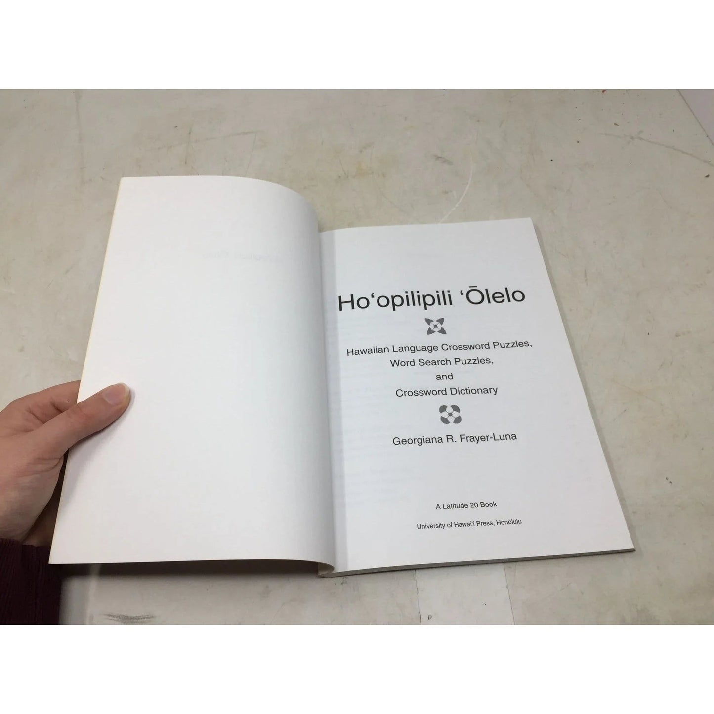 Ho'opilipili 'Ōlelo: Hawaiian Language Crossword Puzzles/Word Search Puzzles/Crossword Dictionary - A+ Stuff - Books - A+ Stuff